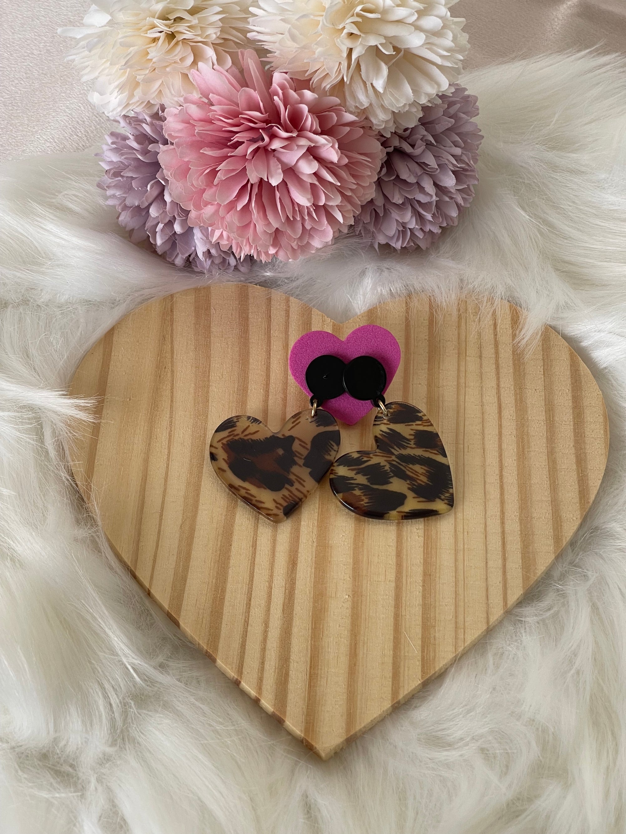 Orecchini Wild Heart a Cuore Leopardati – Wild & Chic