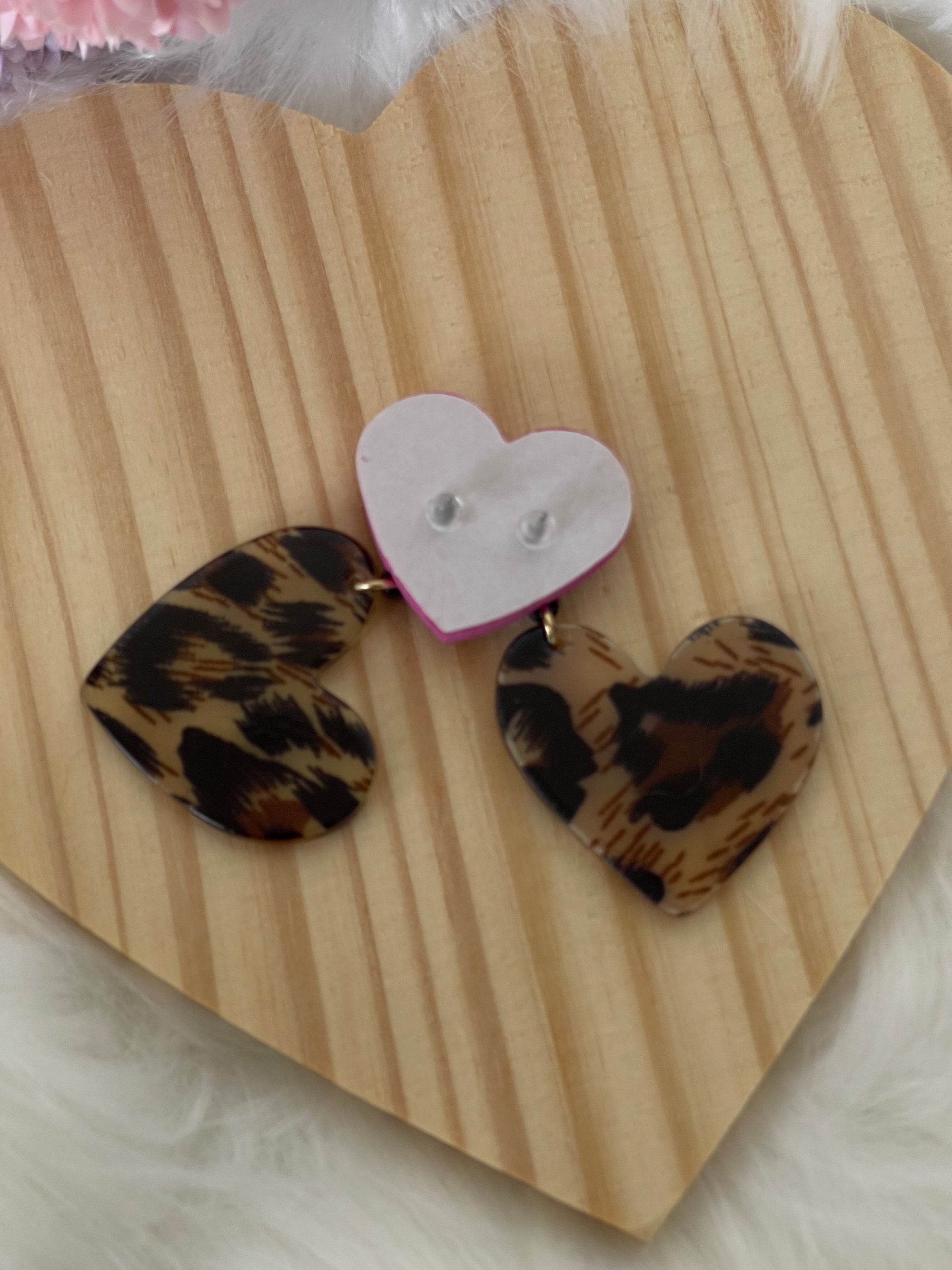 Orecchini Wild Heart a Cuore Leopardati – Wild & Chic