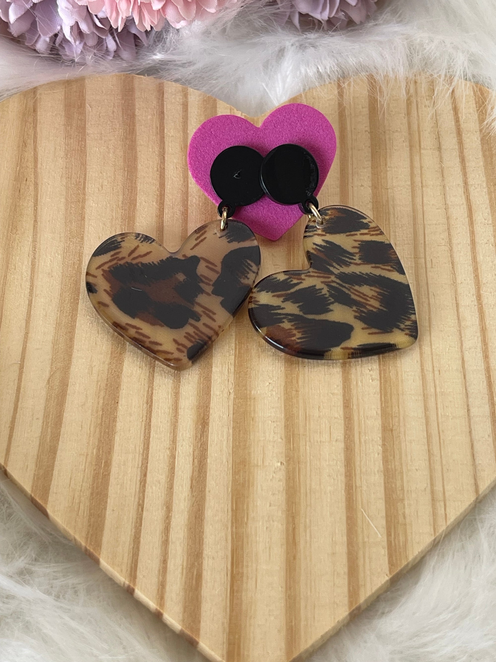 Orecchini Wild Heart a Cuore Leopardati – Wild & Chic