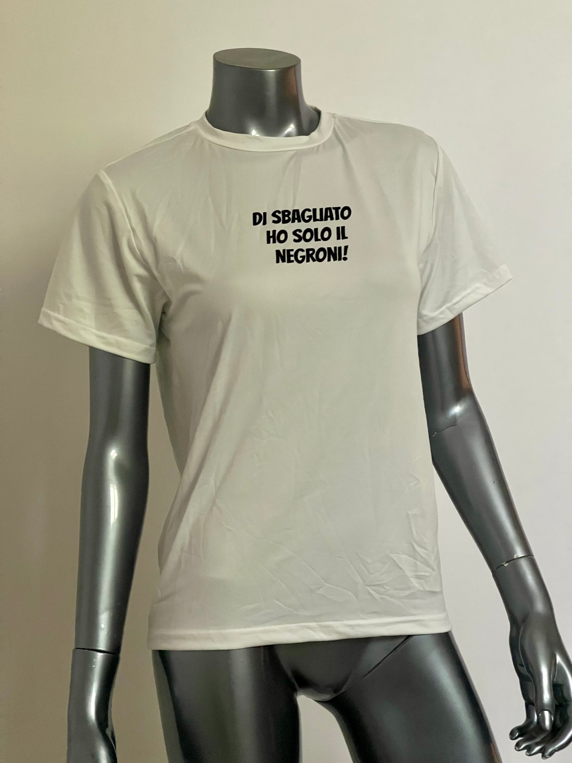 T-Shirt "Di Sbagliato Ho Solo Il Negroni!" – L'Ironia Chic del Cocktail Perfetto