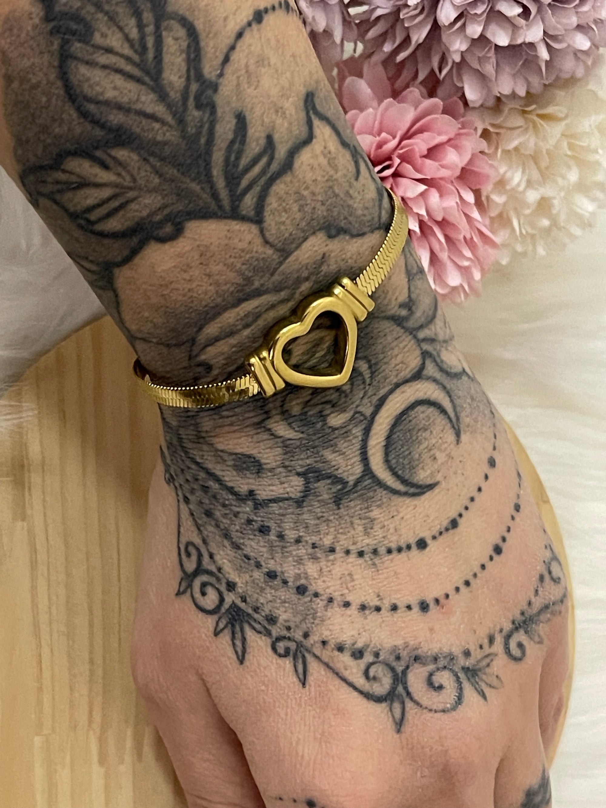 Bracciale Corazón Radiante in Acciaio Inossidabile – Maglia Snake Piatta Oro e Argento