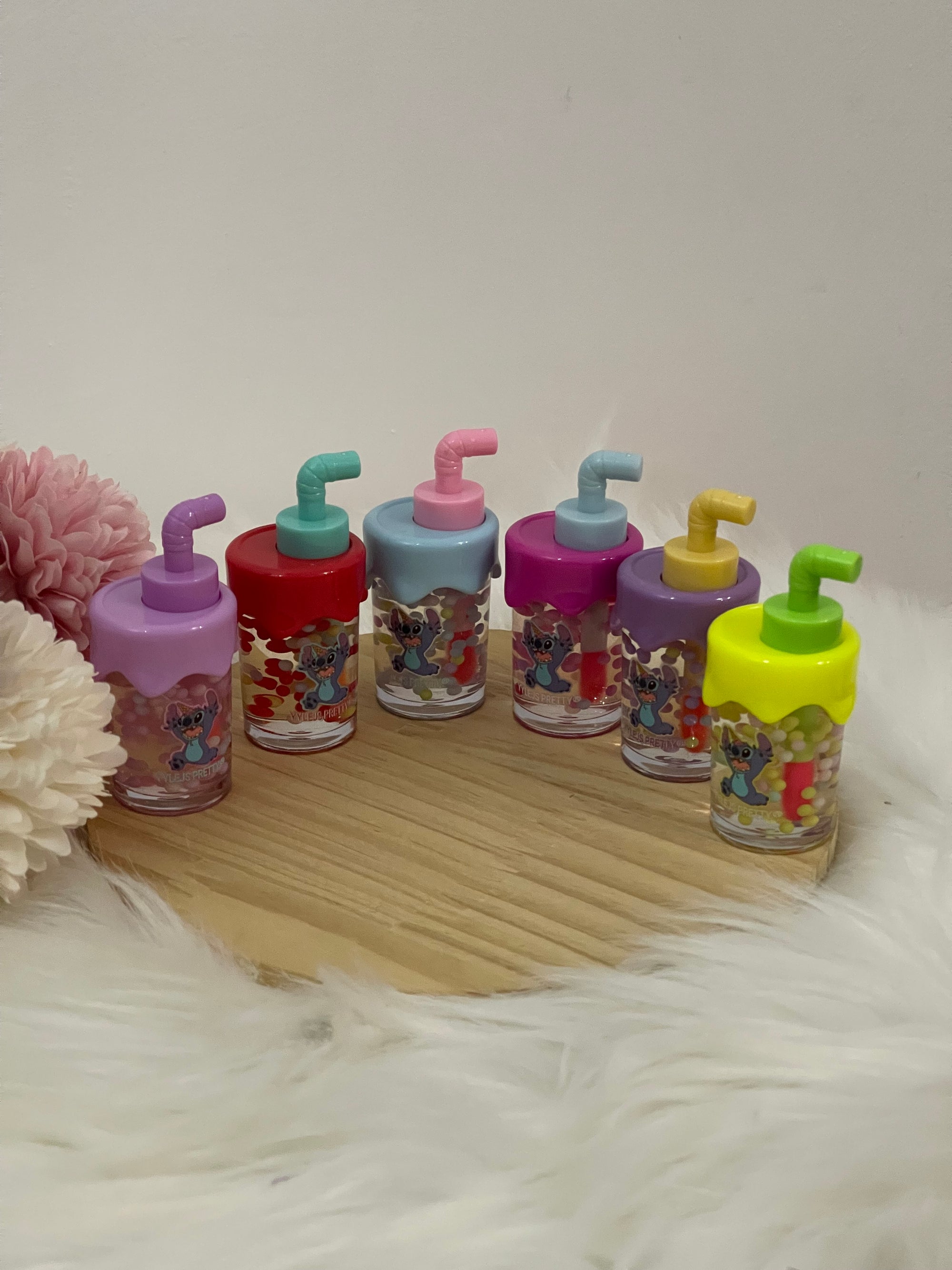 Lip Gloss "Milk Tea Stitch" – Lucidalabbra Idratante Effetto Specchio con Mini Perle 3D