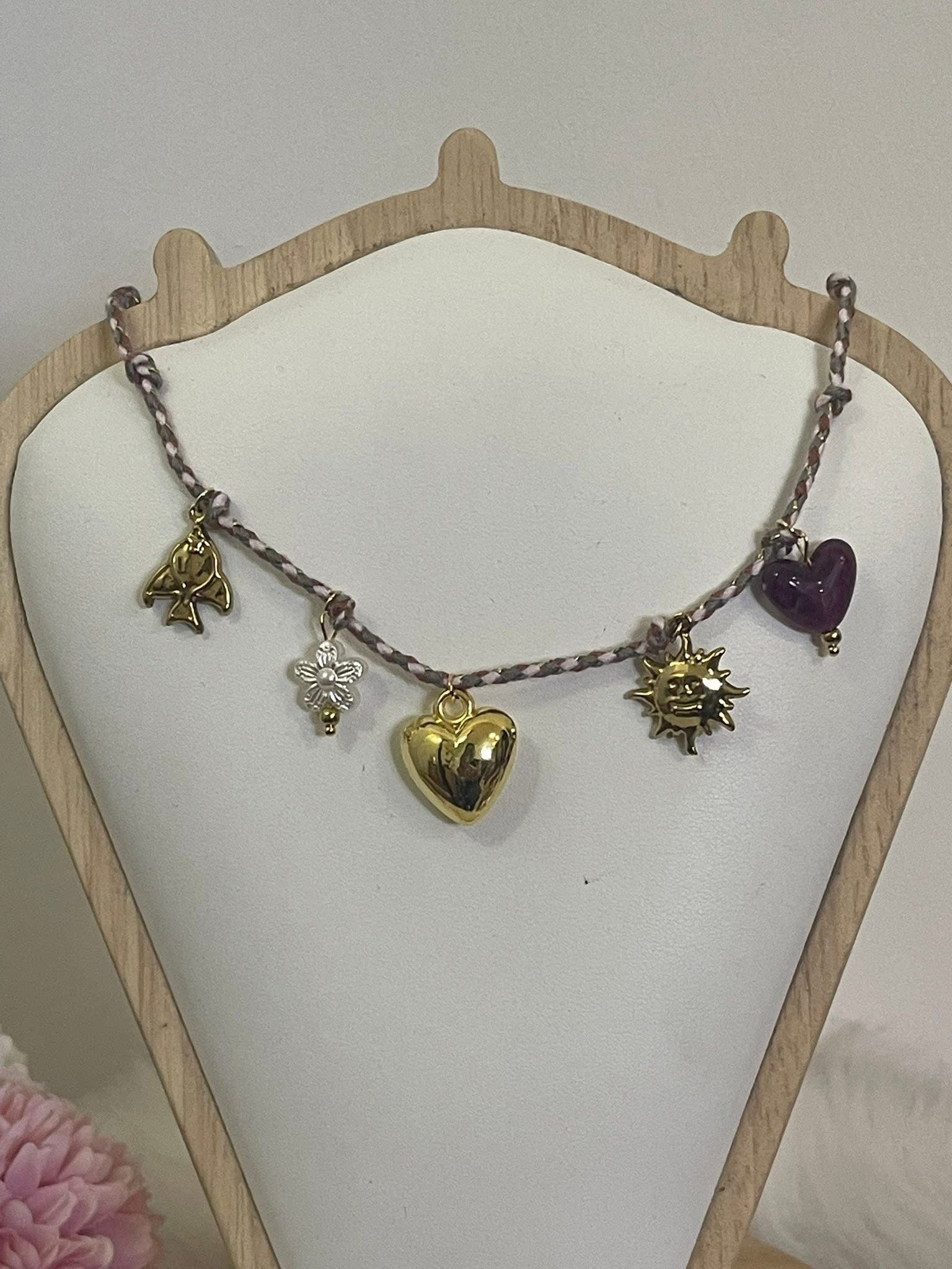 Collana Aura Summer Charm Estiva in Acciaio Inossidabile - Girocollo Cordino Intrecciato Grigio e Rosa con Ciondoli Sole, Cuore e Fiore