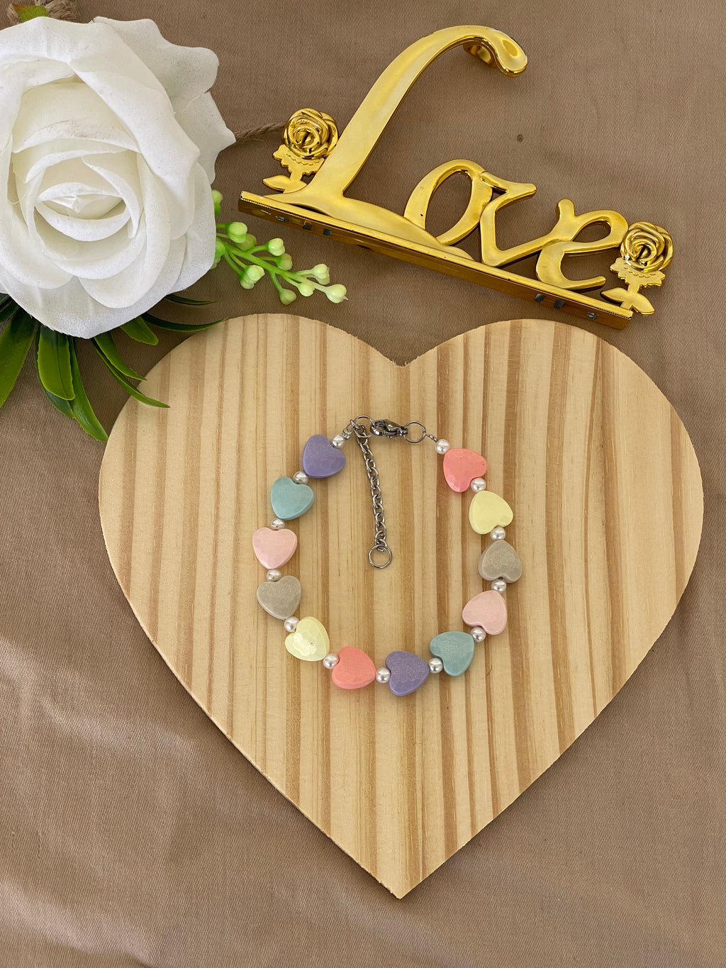 Bracciale Amélie Cuori Pastello Luminosi e Acciaio Inossidabile – Handemade, Stile Unico