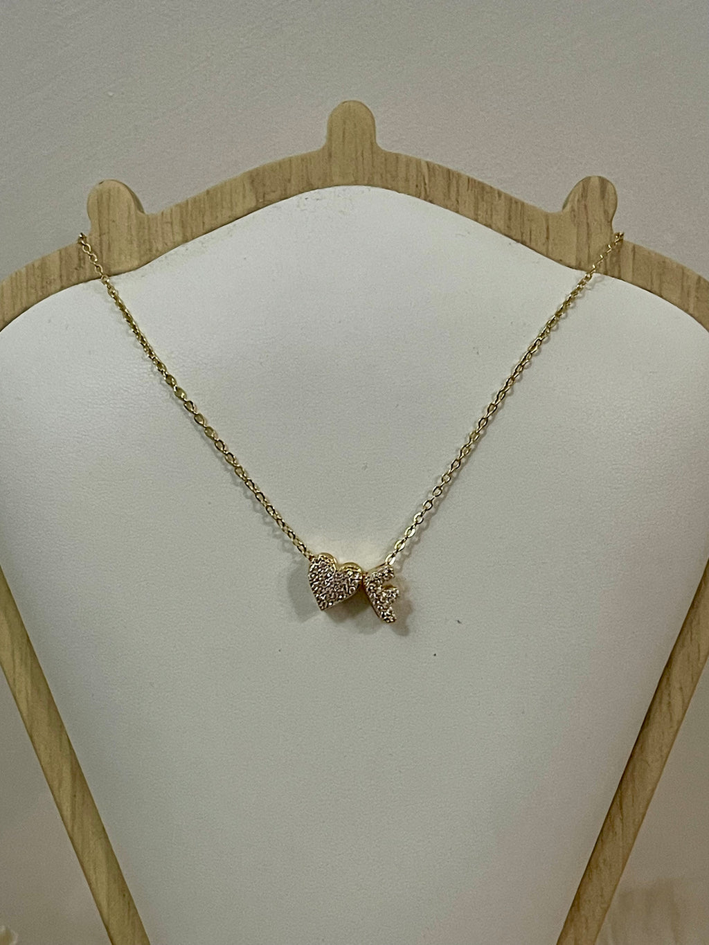 Collana Essenza Cuore e Iniziale F in Acciaio Inossidabile - Dettagli Luminosi