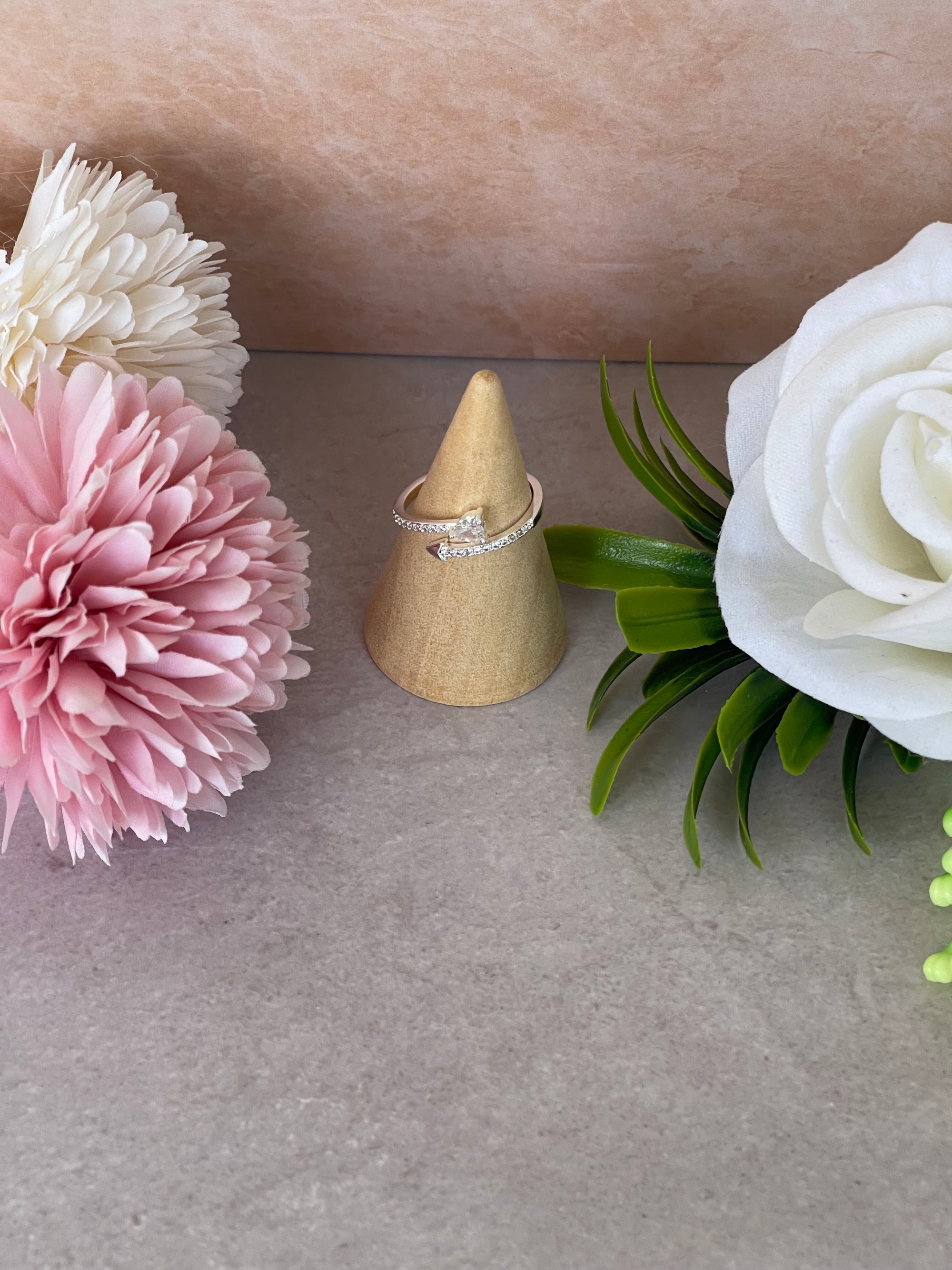 Anello Cupido con cuore in argento 925 con zirconi – Gioiello romantico donna