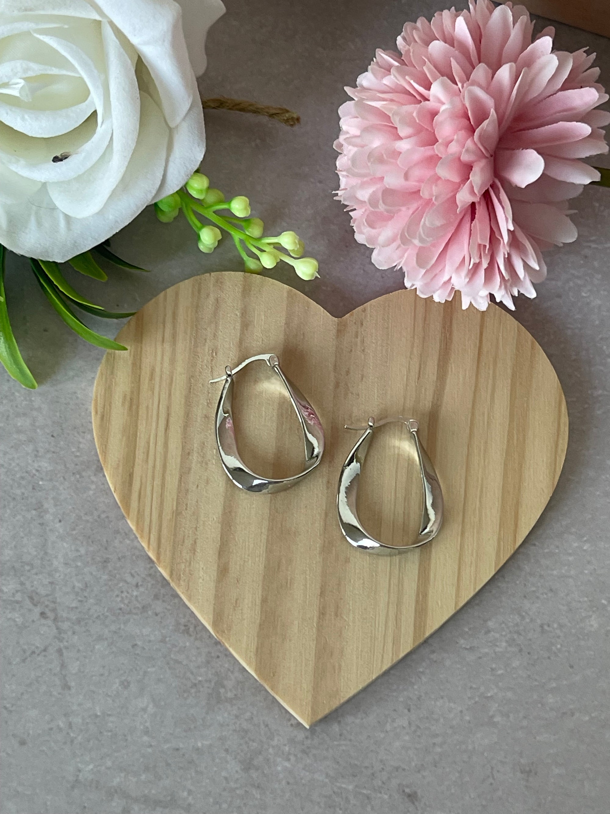 Orecchini Silver Wave in Argento 925 – Eleganza Autentica per Ogni Donna