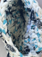 Borsa Onda Bianca Artigianale Unica in Fettuccia – Realizzata a Mano con Tracolla in Catena