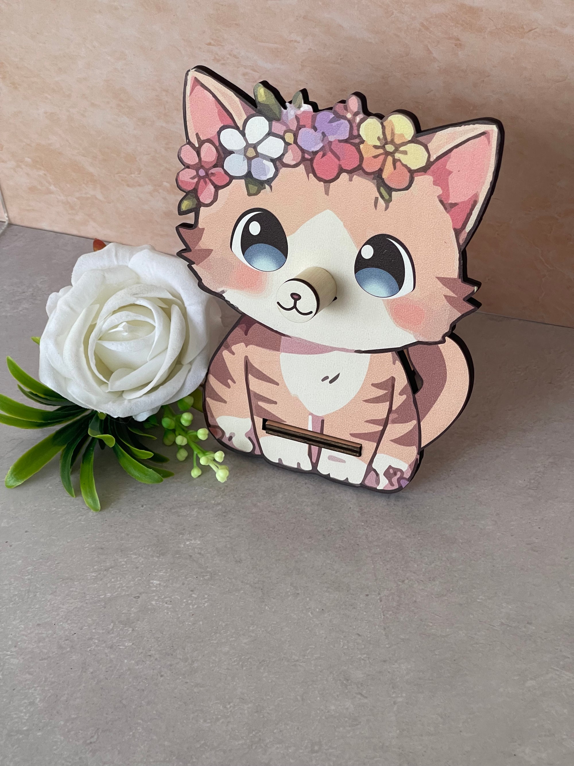 Porta Occhiali da Scrivania in Legno - Gatto Adorabile con Coroncia di Fiori
