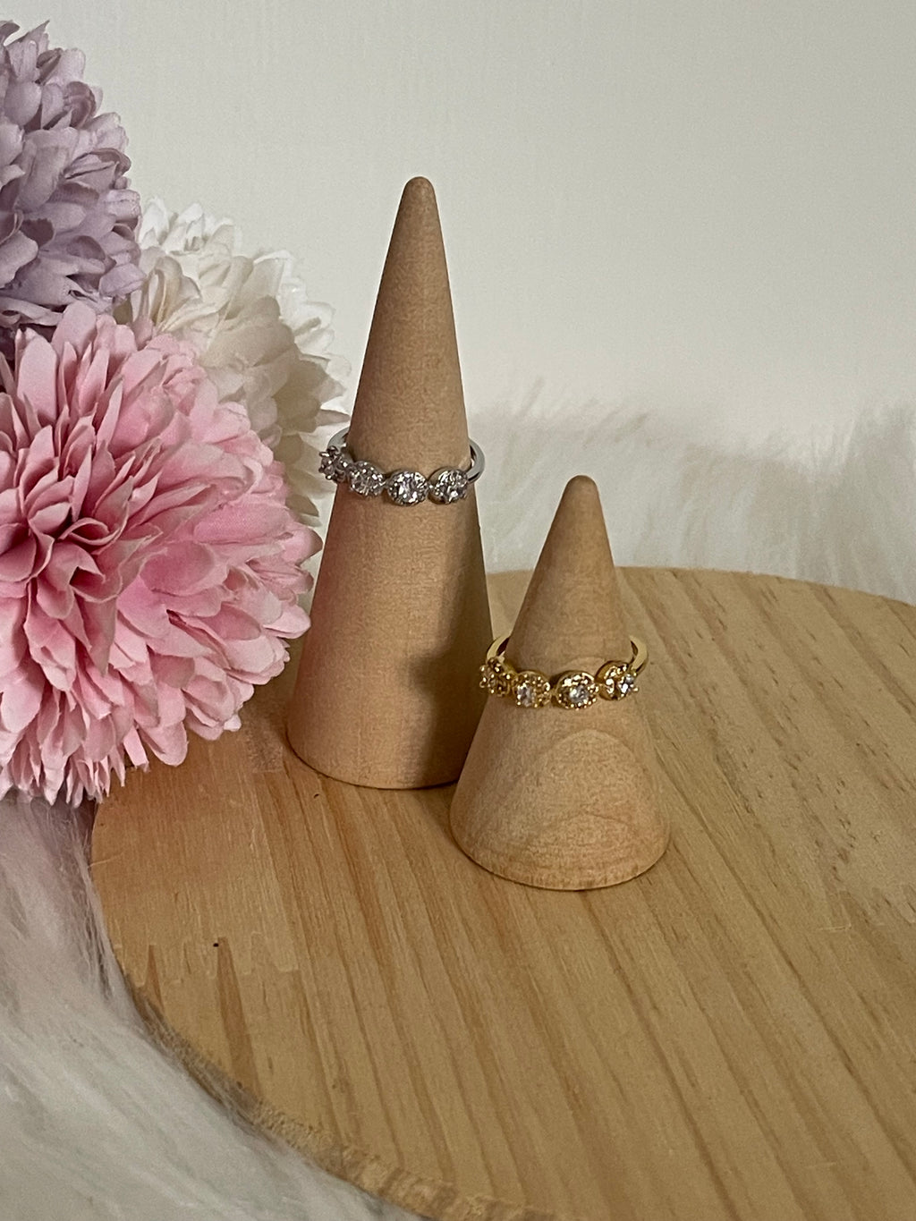 Anello Luce Veretta in Acciaio Inossidabile Regolabile con 4 Punti Luce – Design Elegante e Anallergico