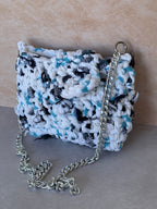 Borsa Onda Bianca Artigianale Unica in Fettuccia – Realizzata a Mano con Tracolla in Catena