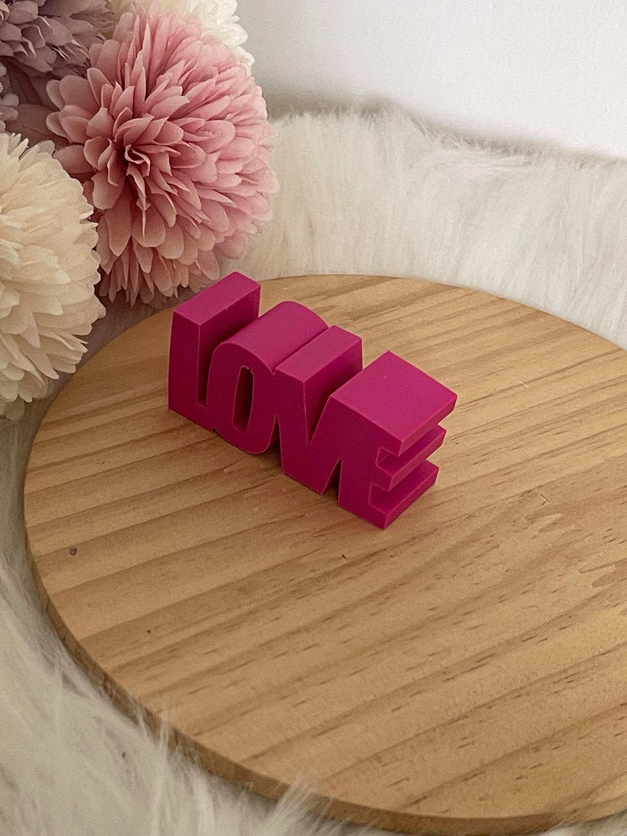 Gomma da Cancellare "LOVE" Fucsia - Idea Regalo Creativa e Accessorio Scrivania Decorativo