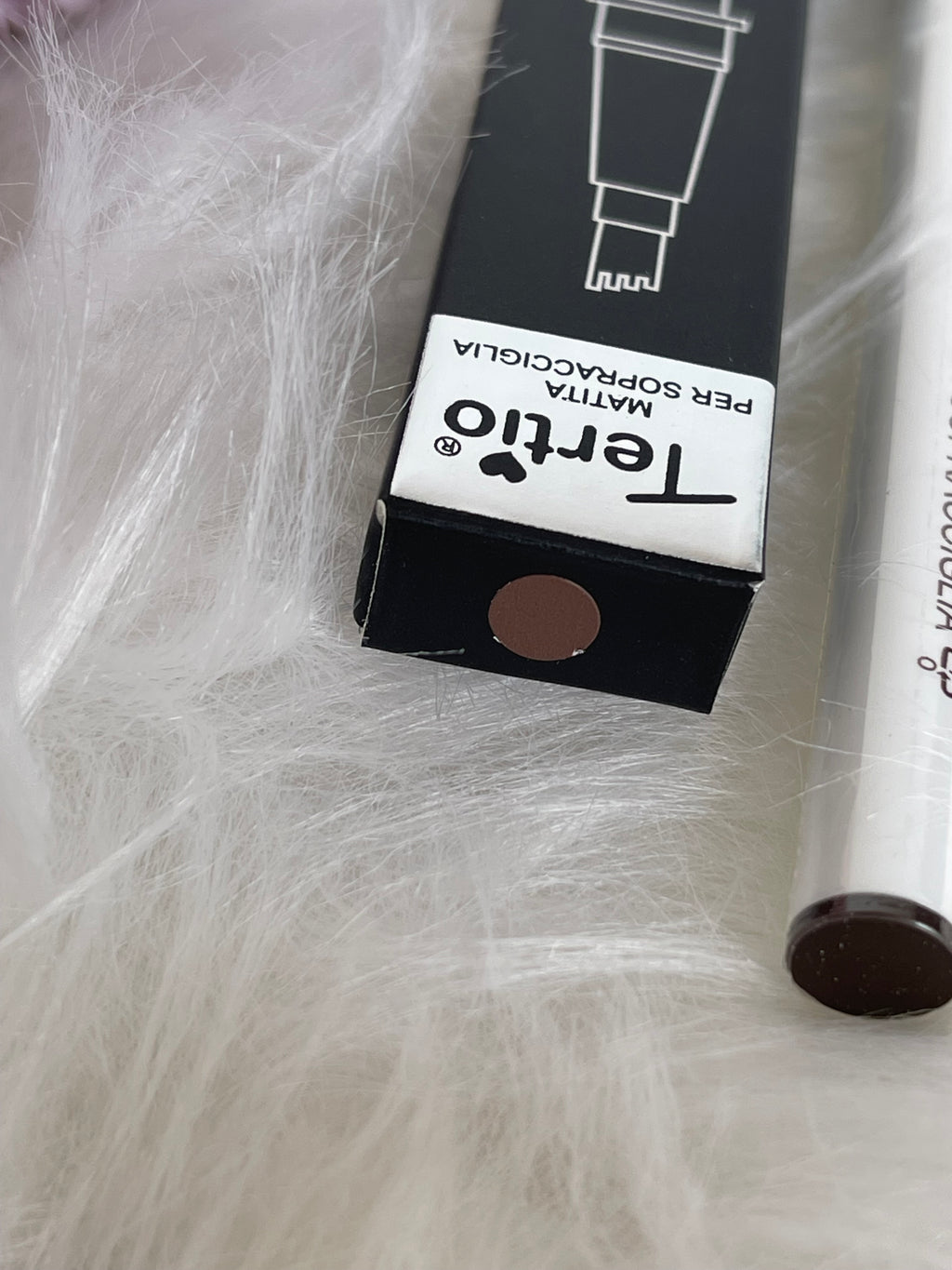 Matita per Sopracciglia Tertio – Definizione Perfetta e Sguardo Magnetico Ogni Giorno