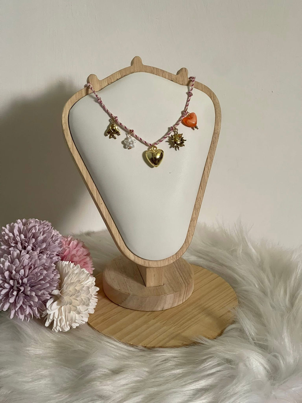 Collana Aura Summer Charm Estiva in Acciaio Inossidabile - Girocollo Cordino Intrecciato Rosa con Ciondoli Sole, Cuore e Fiore