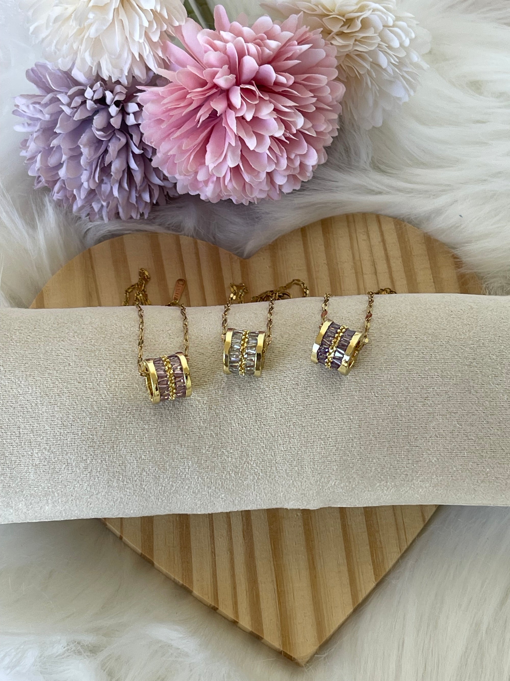 Collana Grace in Acciaio Regolabile con Ciondolo Rotondo – Eleganza Senza Tempo