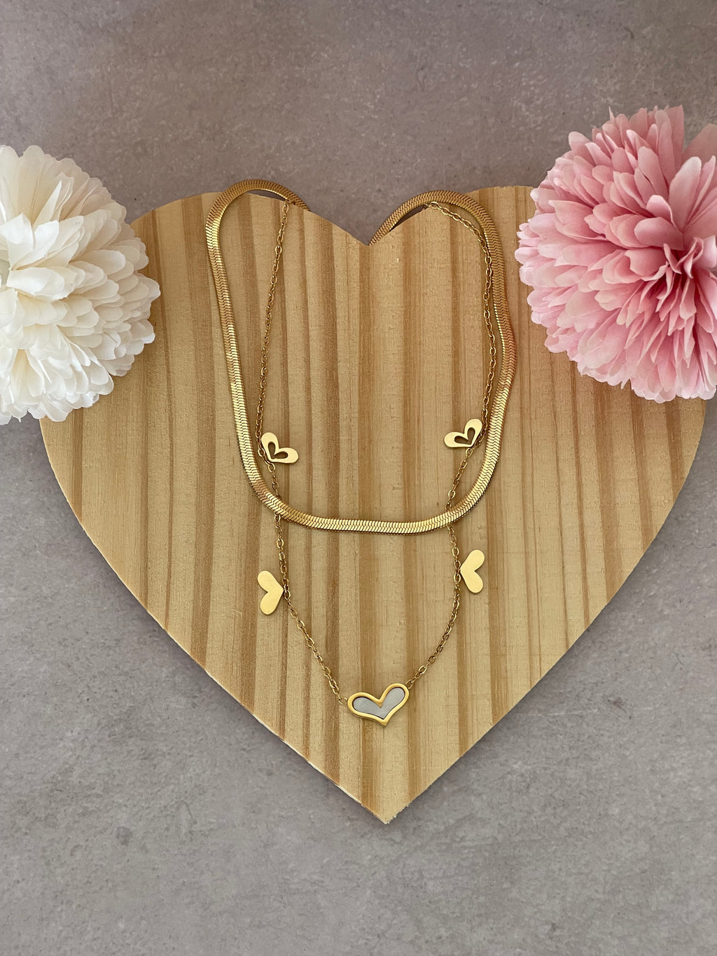 Collana Coralie Doppio Filo in Acciaio Gold con Cuori - Eleganza Romantica