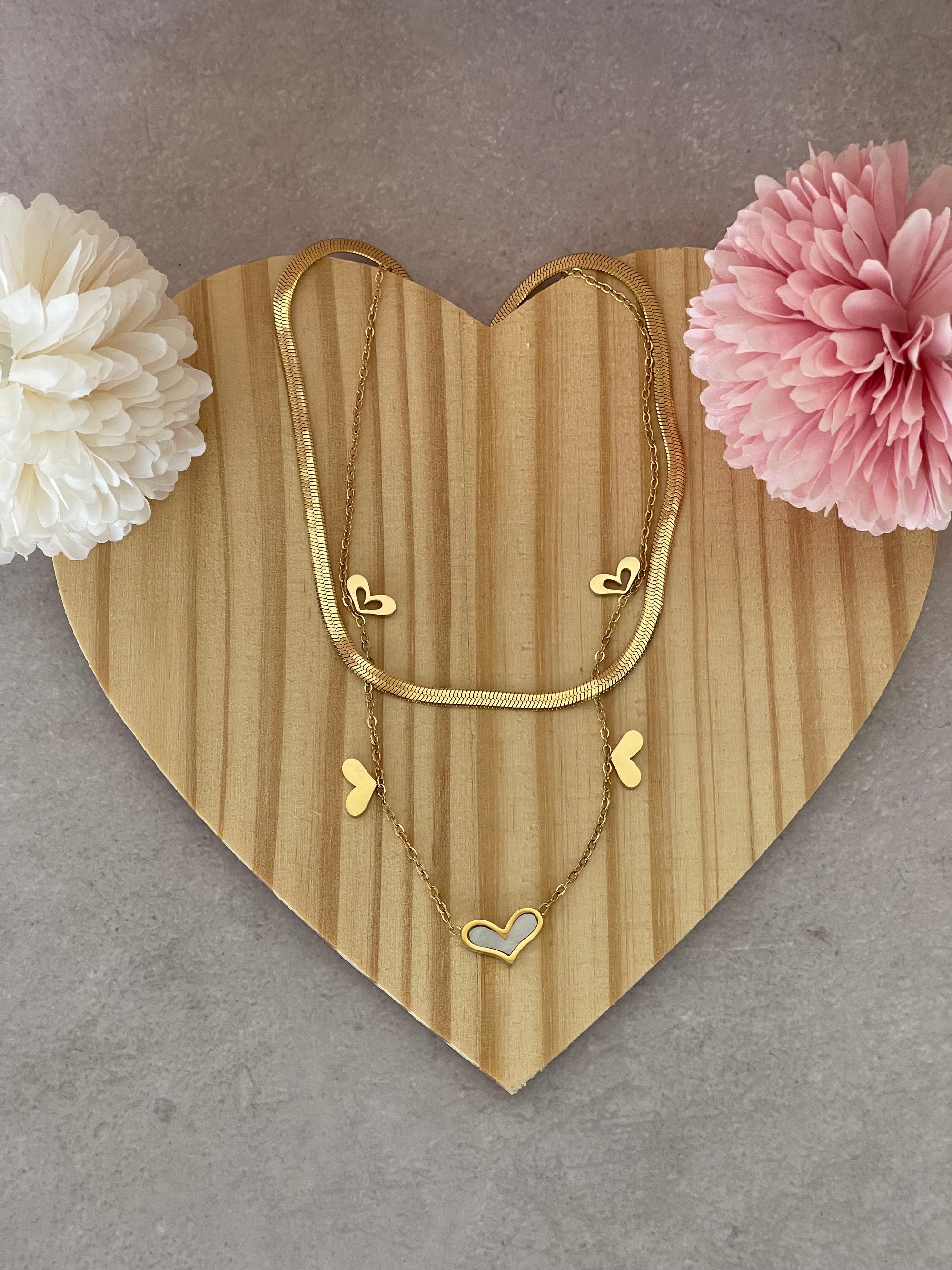 Collana Coralie Doppio Filo in Acciaio Gold con Cuori - Eleganza Romantica