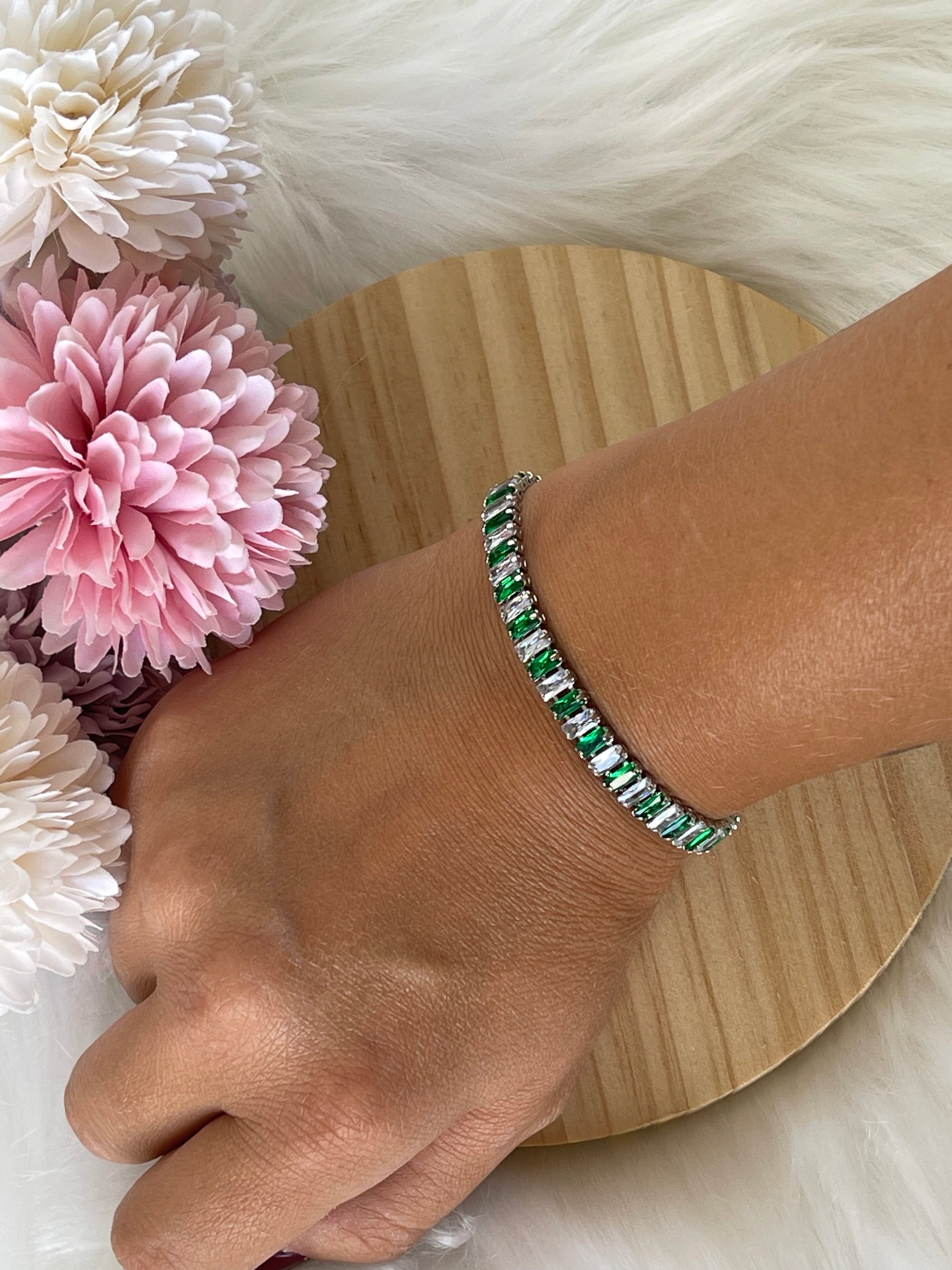 Bracciale Tennis Zafira in Acciaio con Zirconi Cubici – Brilla Ogni Giorno