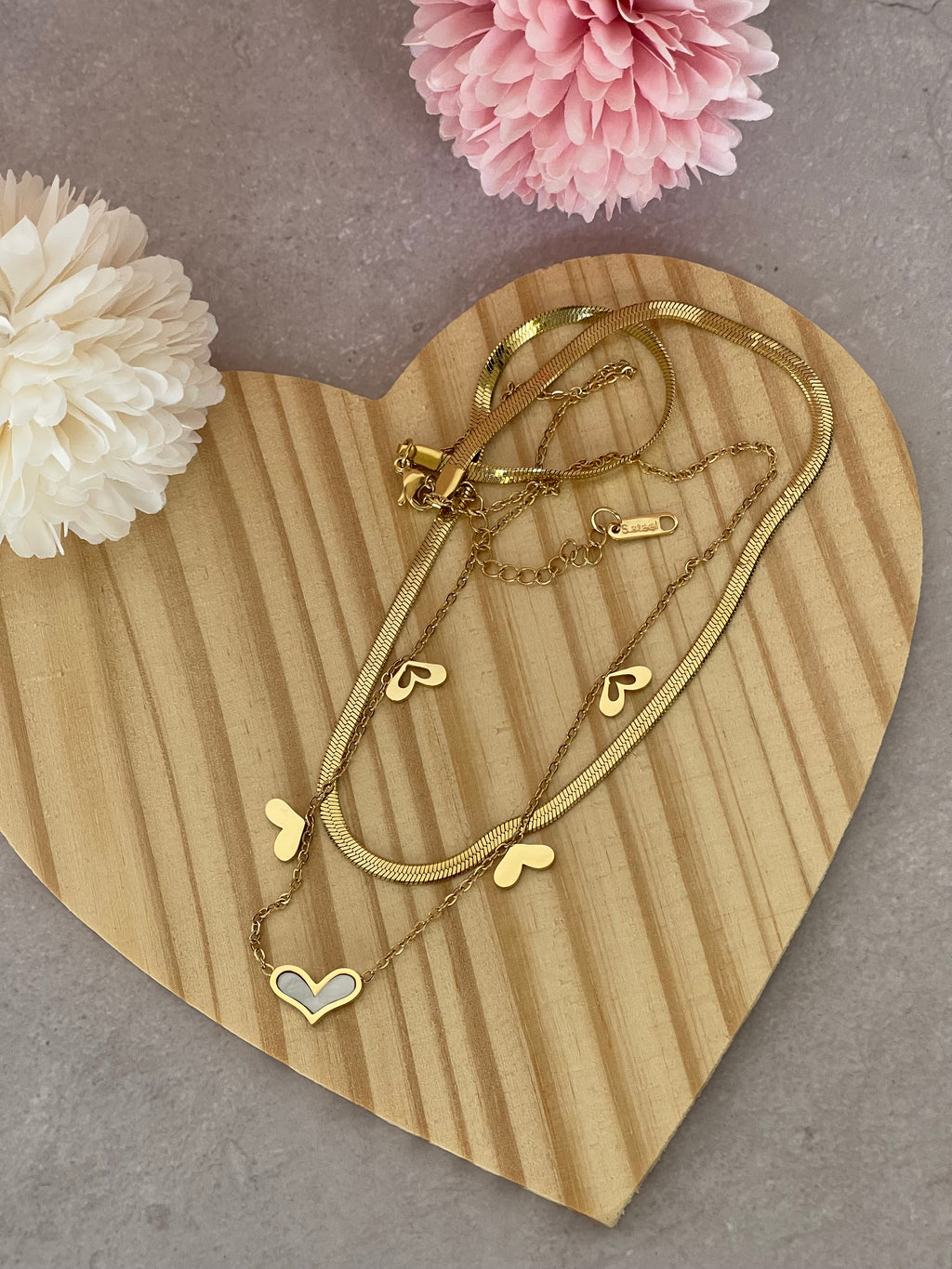 Collana Coralie Doppio Filo in Acciaio Gold con Cuori - Eleganza Romantica