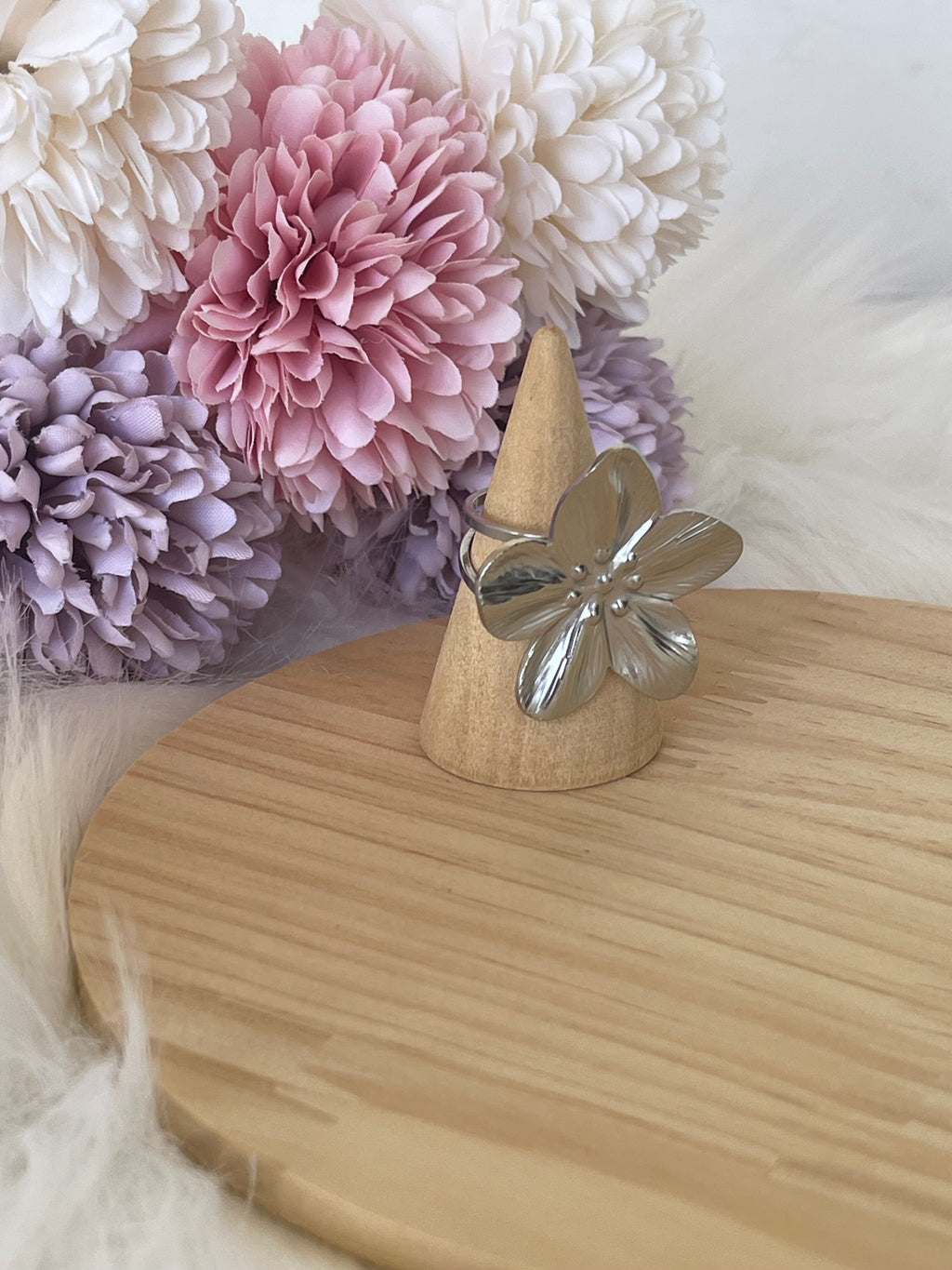 Anello Silva Regolabile a Fiore in Argento - Eleganza Naturale per Ogni Occasione