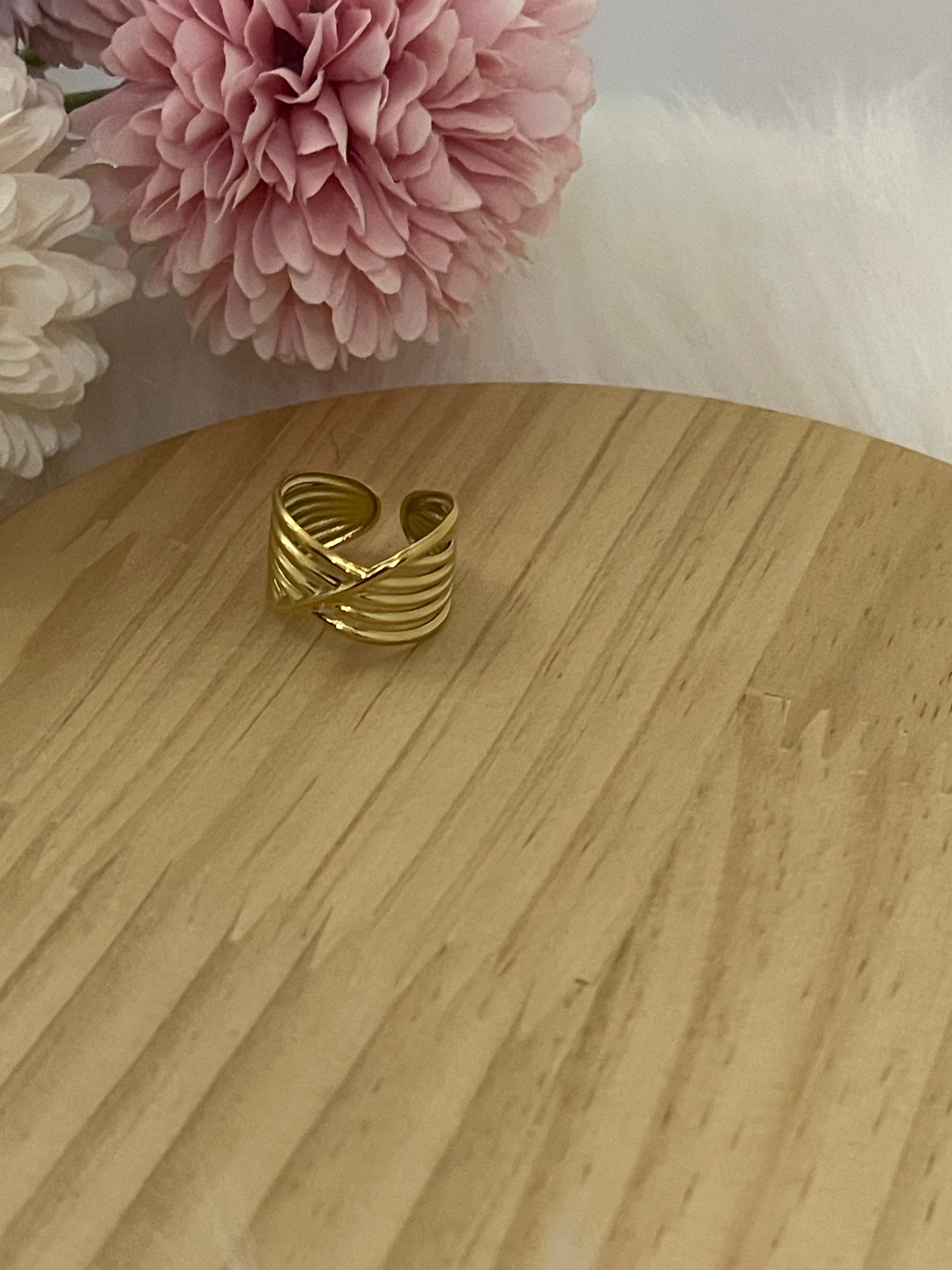 Anello Nexus a Fascia Larga in Acciaio Oro – Design Multi-filo Intrecciato Regolabile Gold