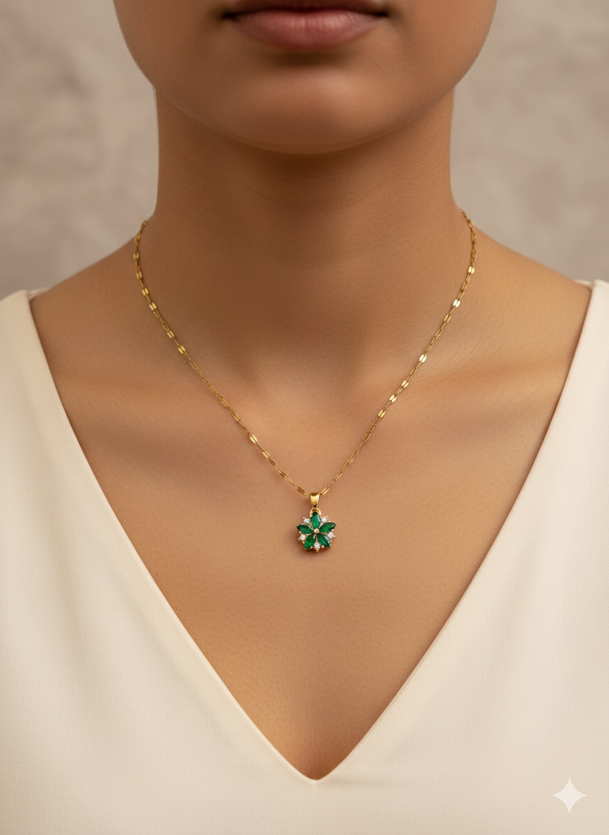 Collana Ninfea Donna in Acciaio Inossidabile Oro con Pendente Floreale – Gioiello Raffinato Anallergico