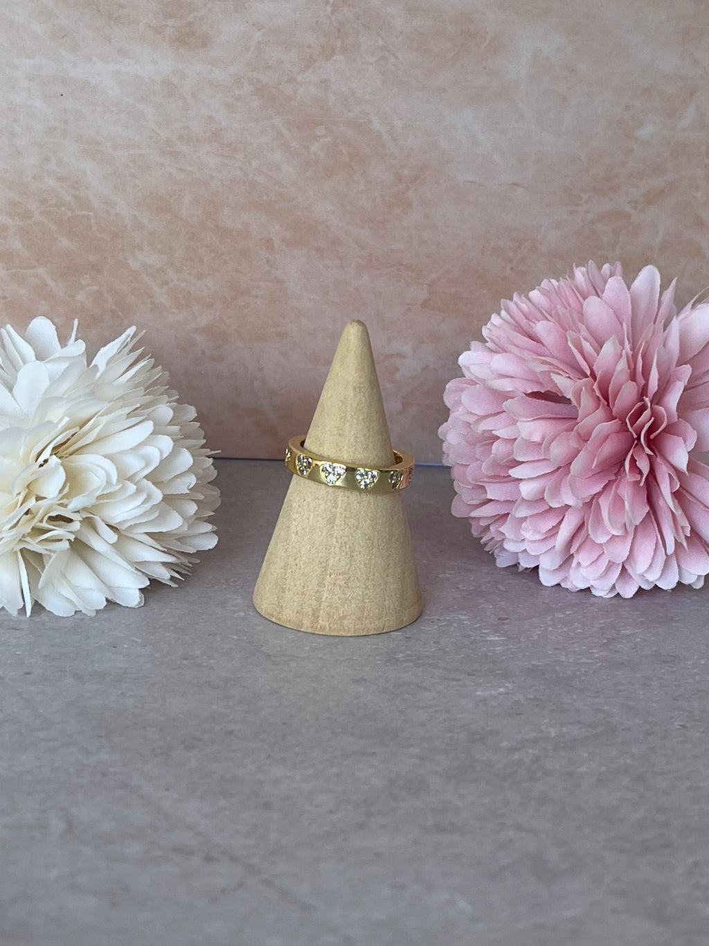 Anello Dorado in Acciaio Inossidabile Oro con Zirconi a Cuore – Regolabile e Resistente