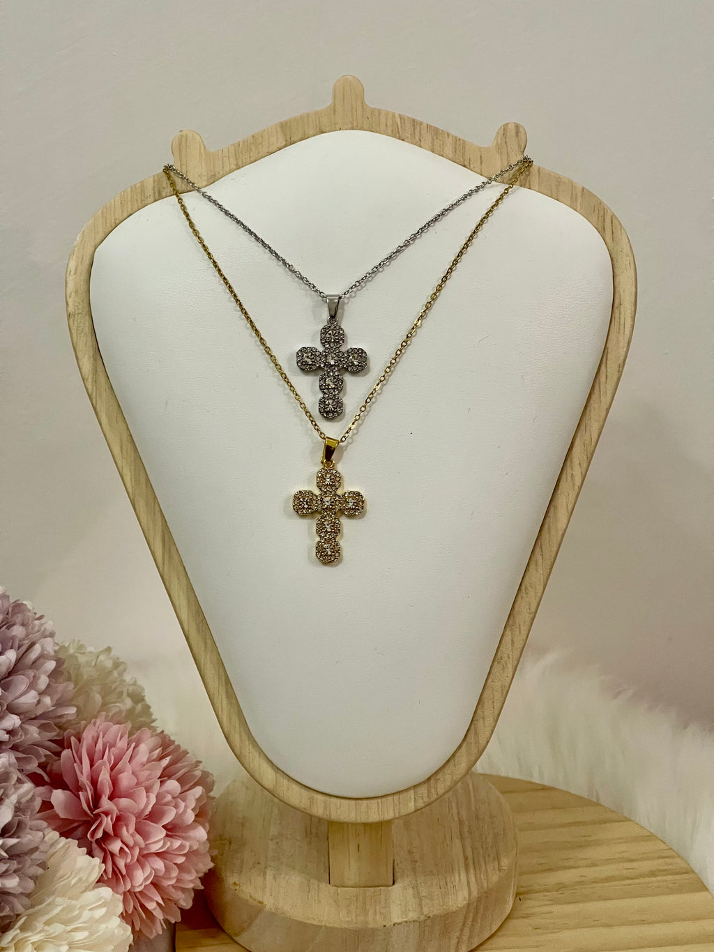 Collana Nitens con Pendente Croce Brillante in Acciaio Inossidabile – Disponibile in Oro e Argento