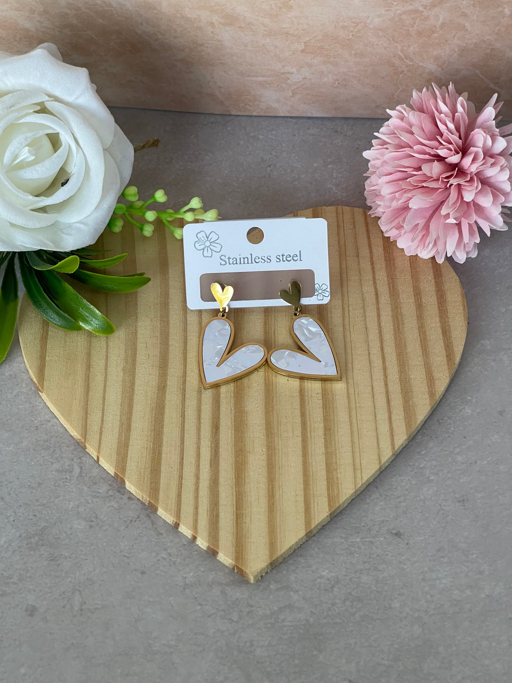 Orecchini Lumicor Cuore Pendenti in Acciaio Inossidabile Oro e Madreperla – Eleganza e Leggerezza