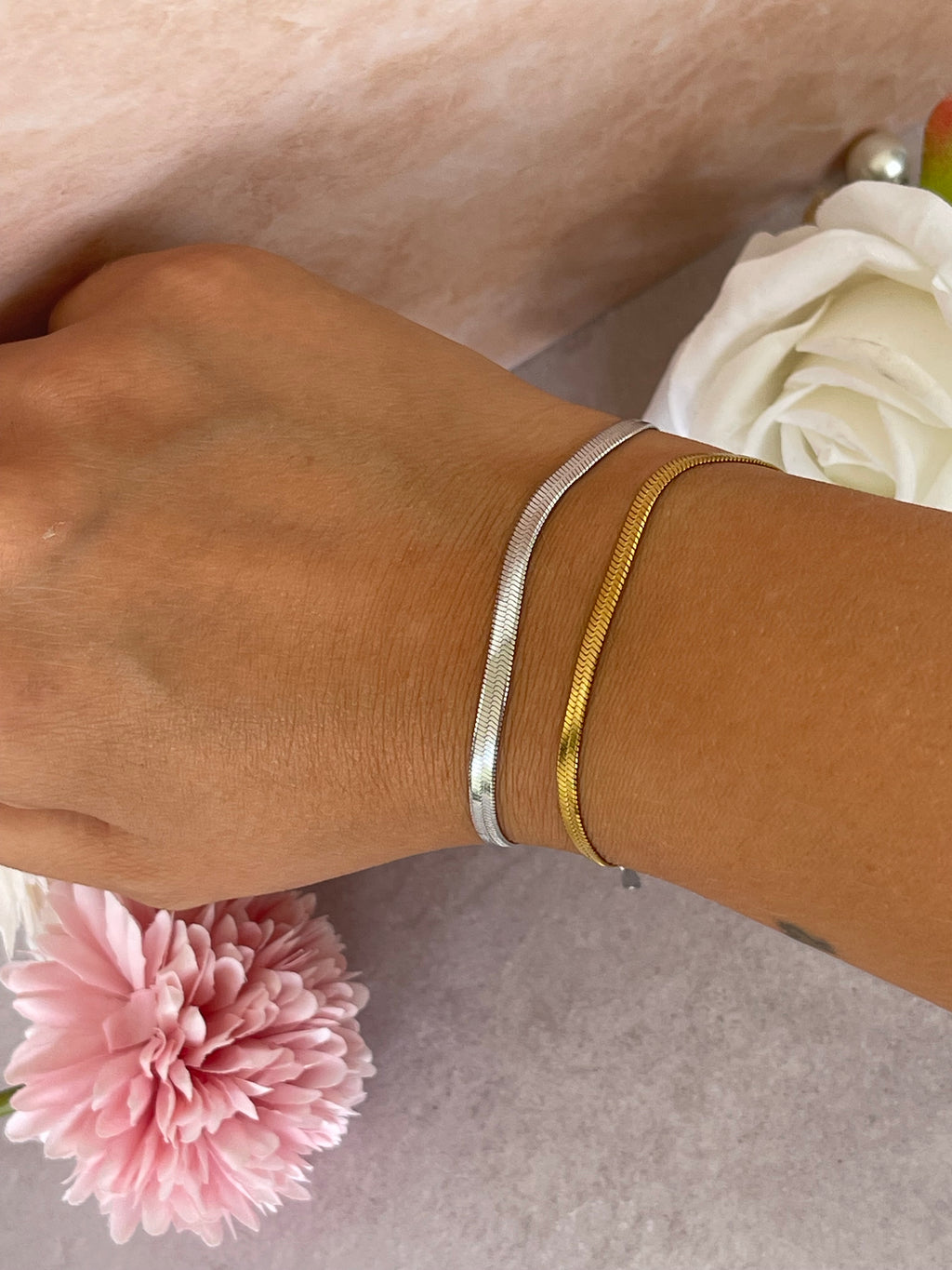 Bracciale Minimal in Acciaio Inossidabile – Stile e Raffinatezza per Ogni Giorno
