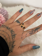 Anello Melania Regolabile in Acciaio Inossidabile con Effetto Pietre Nere - Stile Sofisticato per Tutti