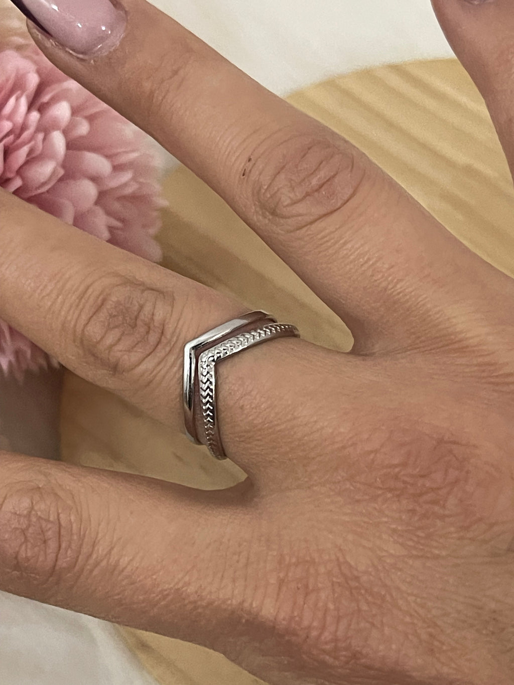 Anello Chevron Doppio in Acciaio Inossidabile Argento – Anello a V Regolabile Minimalista