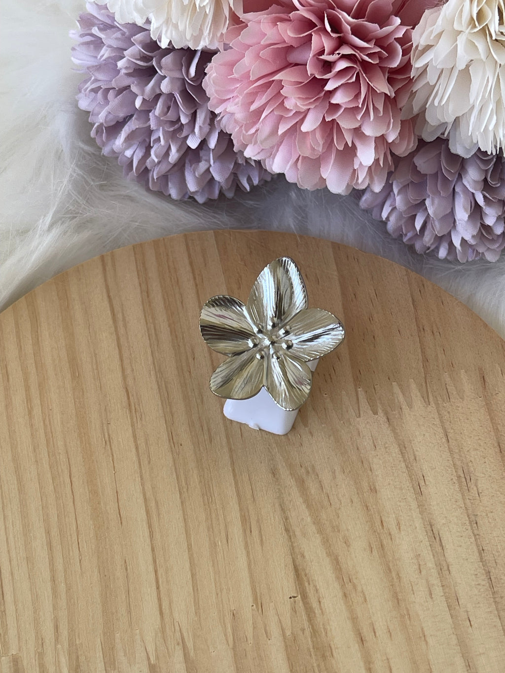 Anello Silva Regolabile a Fiore in Argento - Eleganza Naturale per Ogni Occasione