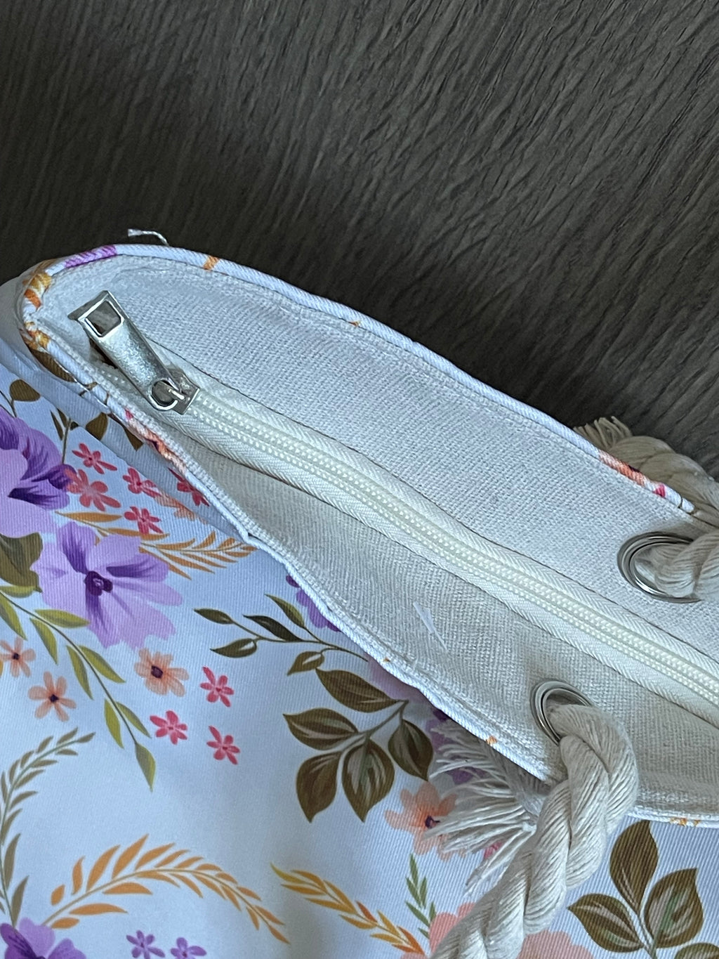 Borsa Mare Grande e Capiente con Cerniera e Pochette | Fantasia Floreale Viola