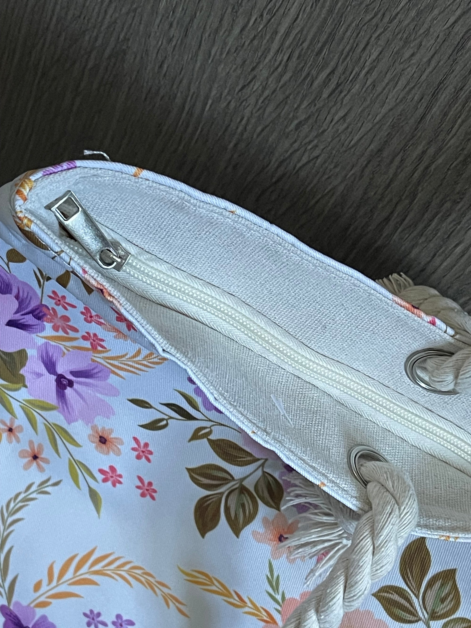 Borsa Mare Grande e Capiente con Cerniera e Pochette | Fantasia Floreale Viola