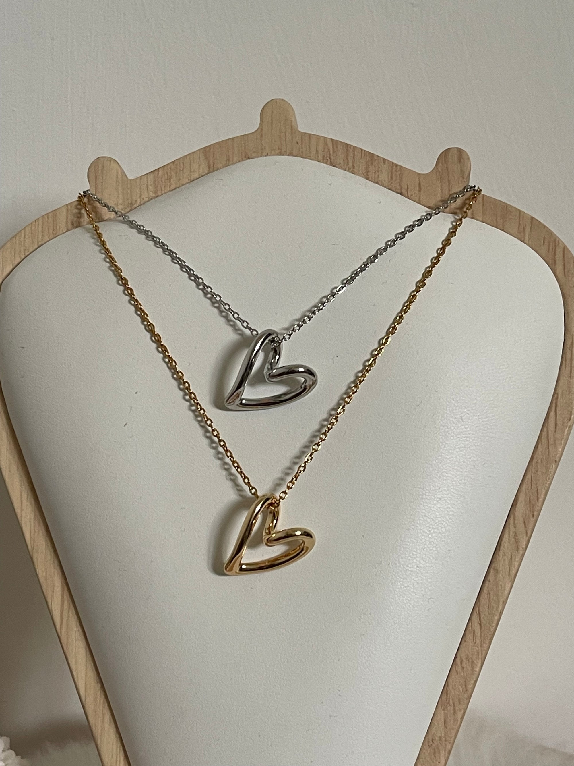 Collana Fluid Heart - Pendente a Cuore Stilizzato in Acciaio Inossidabile