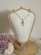 Collana Metamorfosi in Acciaio Dorato con Farfalla e Punto Luce