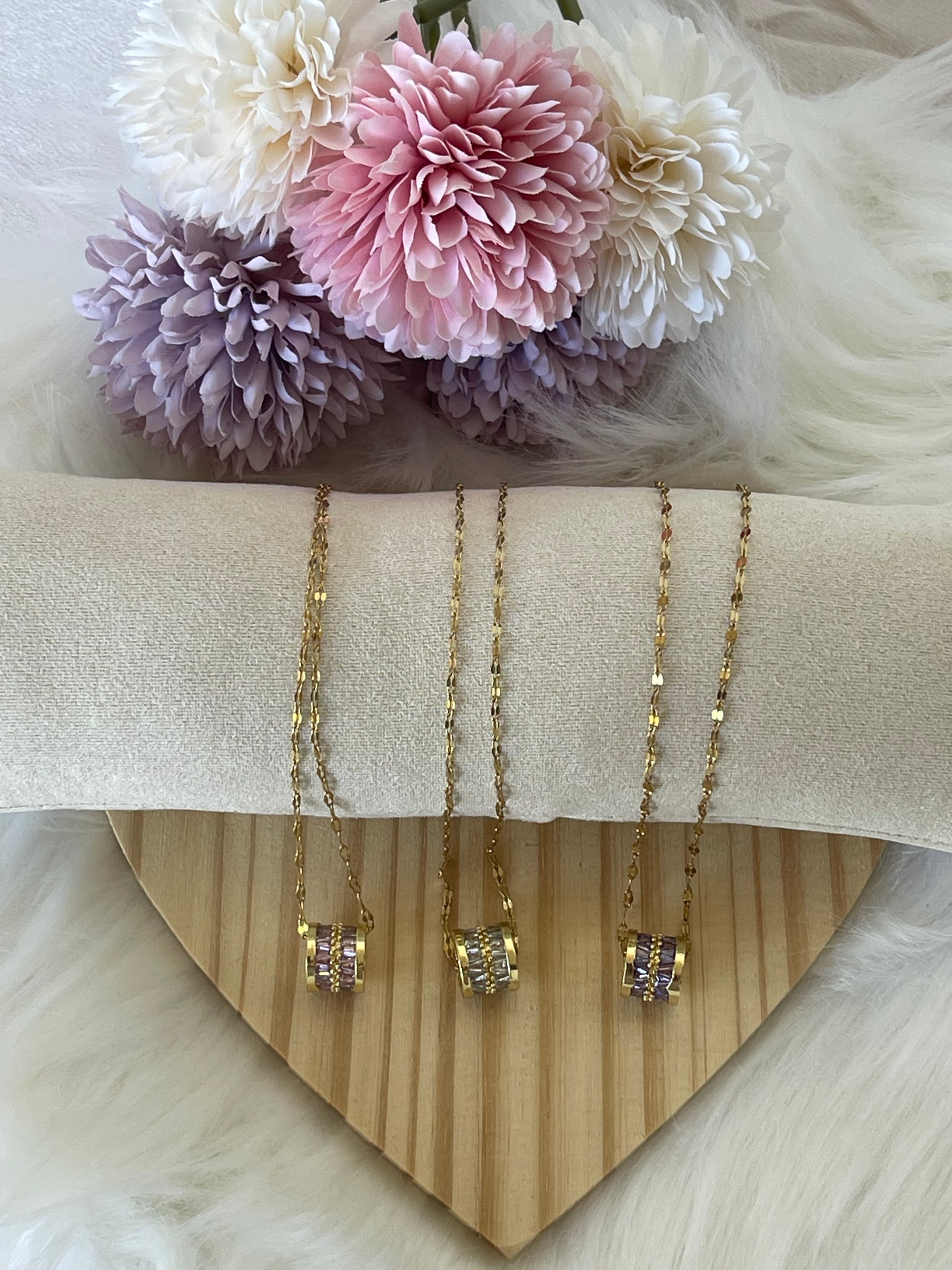 Collana Grace in Acciaio Regolabile con Ciondolo Rotondo – Eleganza Senza Tempo