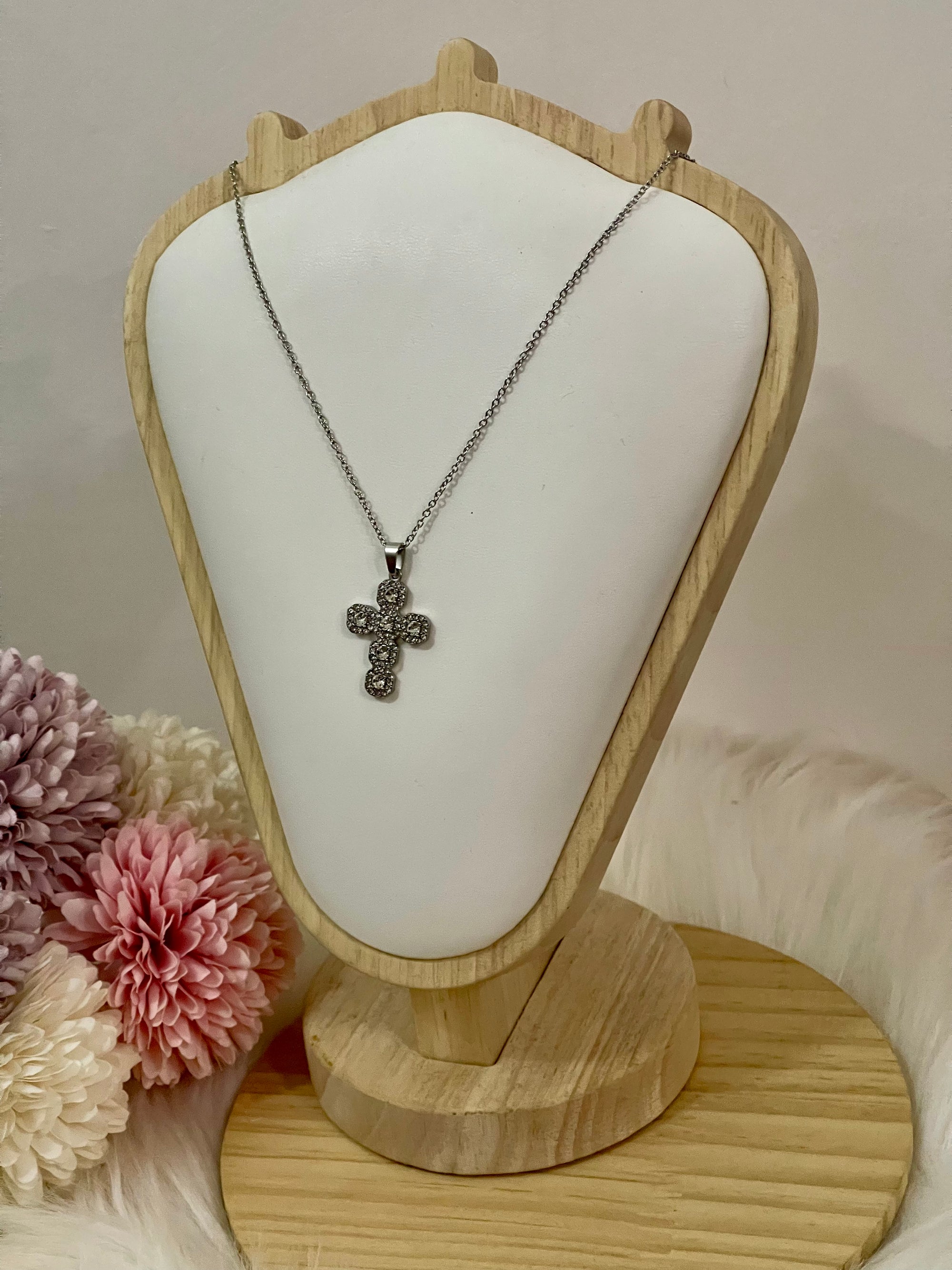 Collana Nitens con Pendente Croce Brillante in Acciaio Inossidabile – Disponibile in Oro e Argento