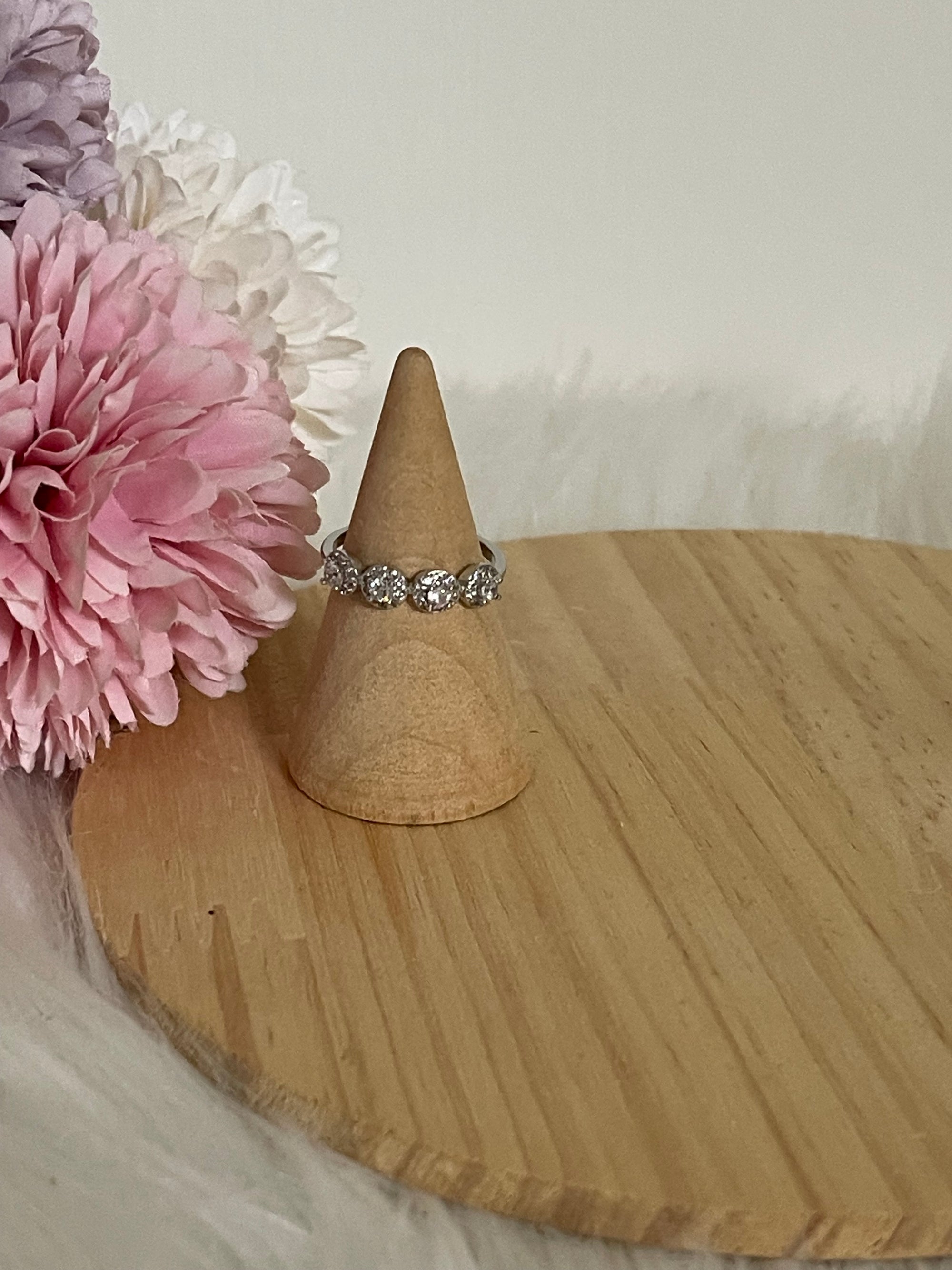 Anello Luce Veretta in Acciaio Inossidabile Regolabile con 4 Punti Luce – Design Elegante e Anallergico