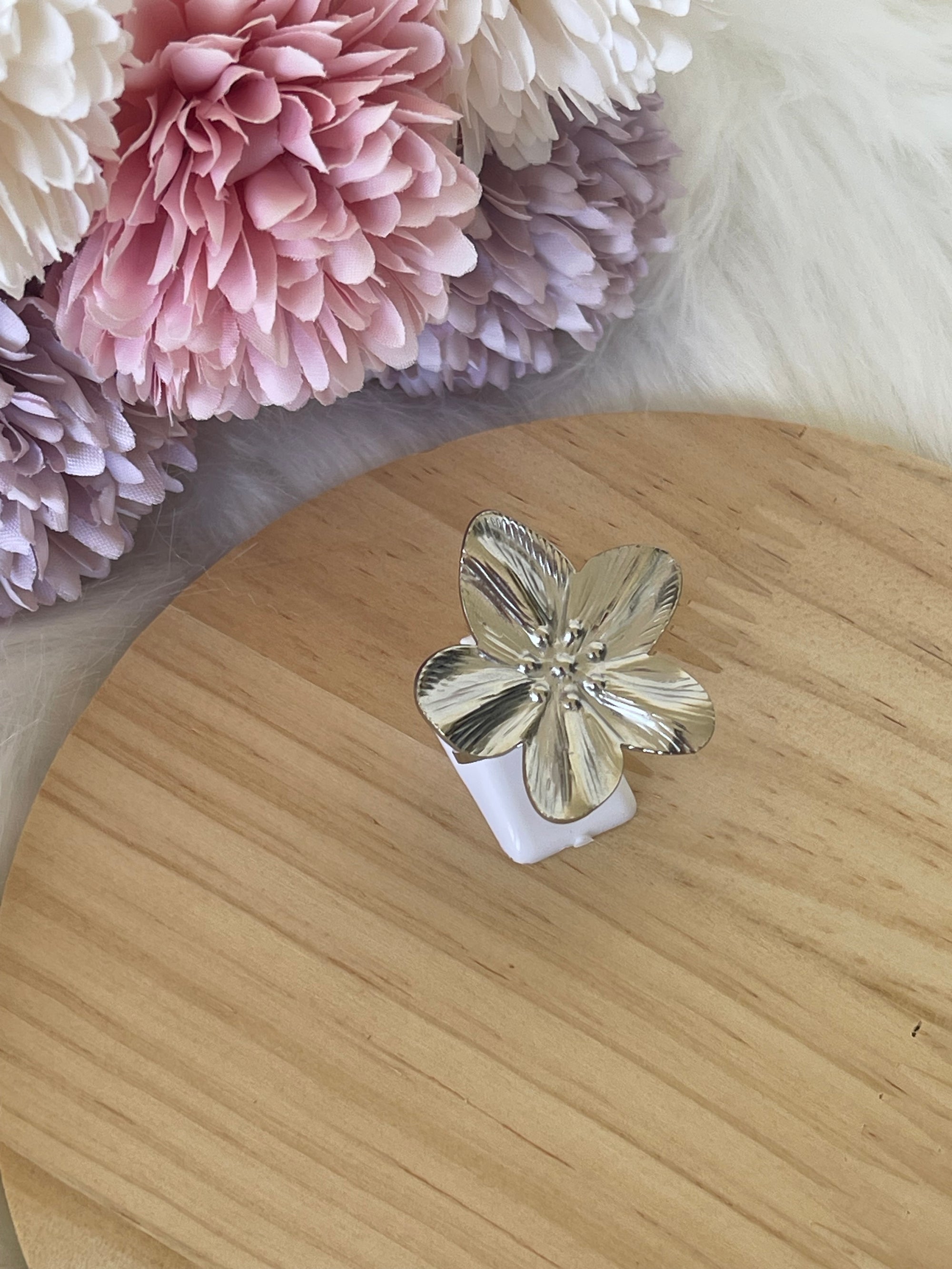 Anello Silva Regolabile a Fiore in Argento - Eleganza Naturale per Ogni Occasione