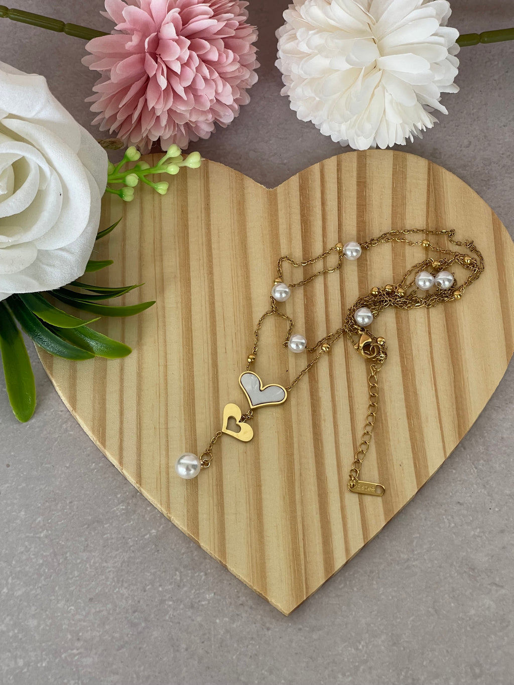 Collana Aurielle Cuore e Perle in Acciaio Inossidabile – Eleganza e Significato in un Solo Gioiello