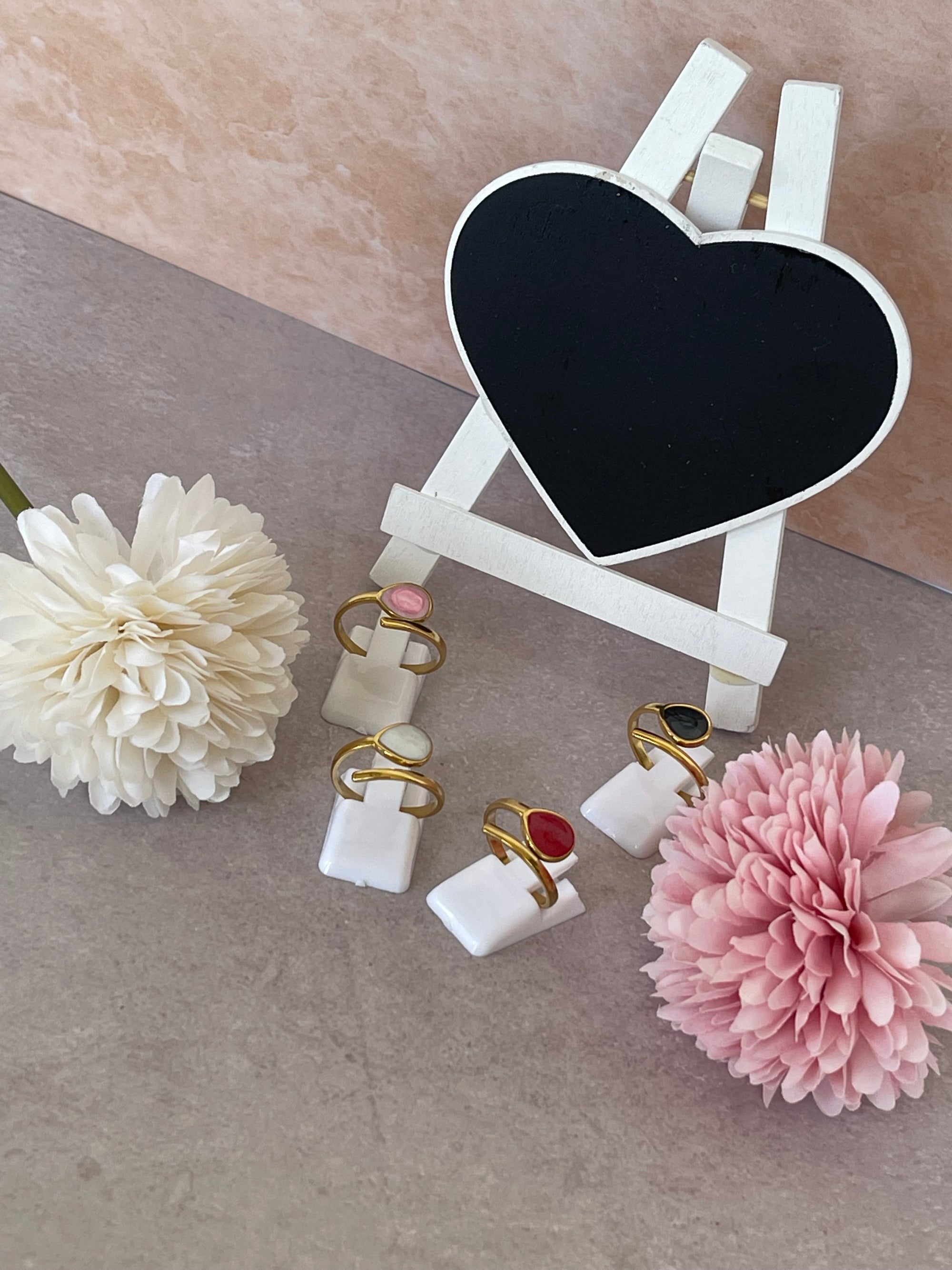 Anelli Lunaria regolabili in acciaio dorato con effetto pietre colorate – Eleganza e stile personalizzabile