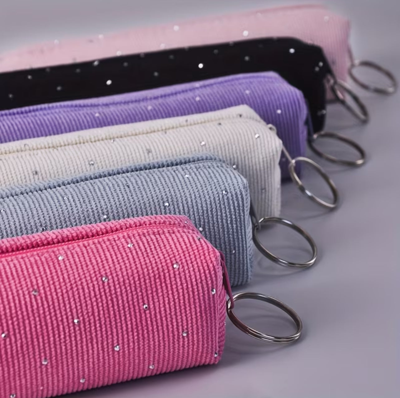 Pochette Tombolino Trucco in Velluto a Coste con Strass – Astuccio Portatrucchi Elegante e Compatto (Disponibile in 6 Colori)