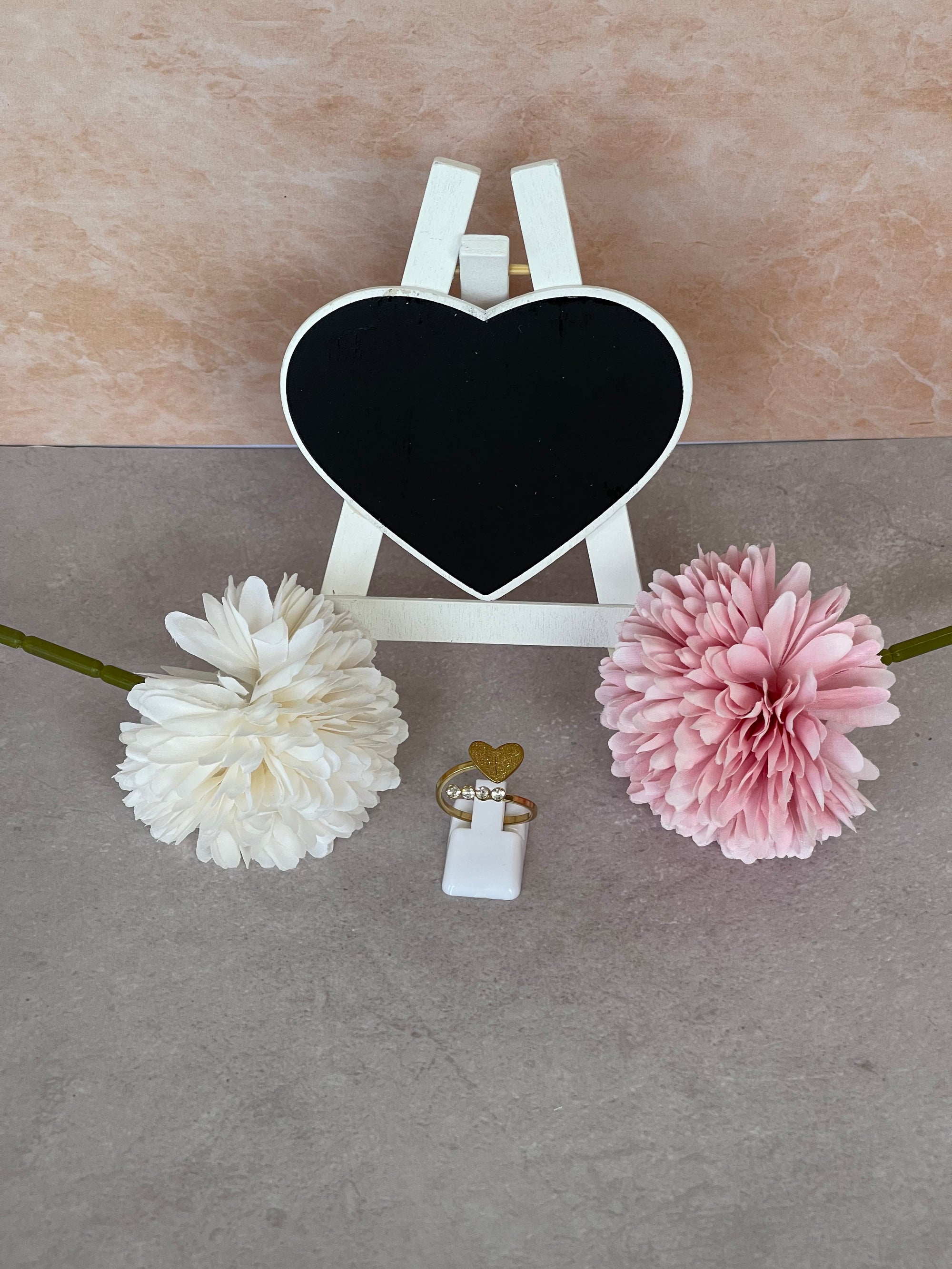 Anello Aurélie in Acciaio Inossidabile Oro con Cuore Glitter e Zirconi – Eleganza e Carisma in un Solo Gioiello