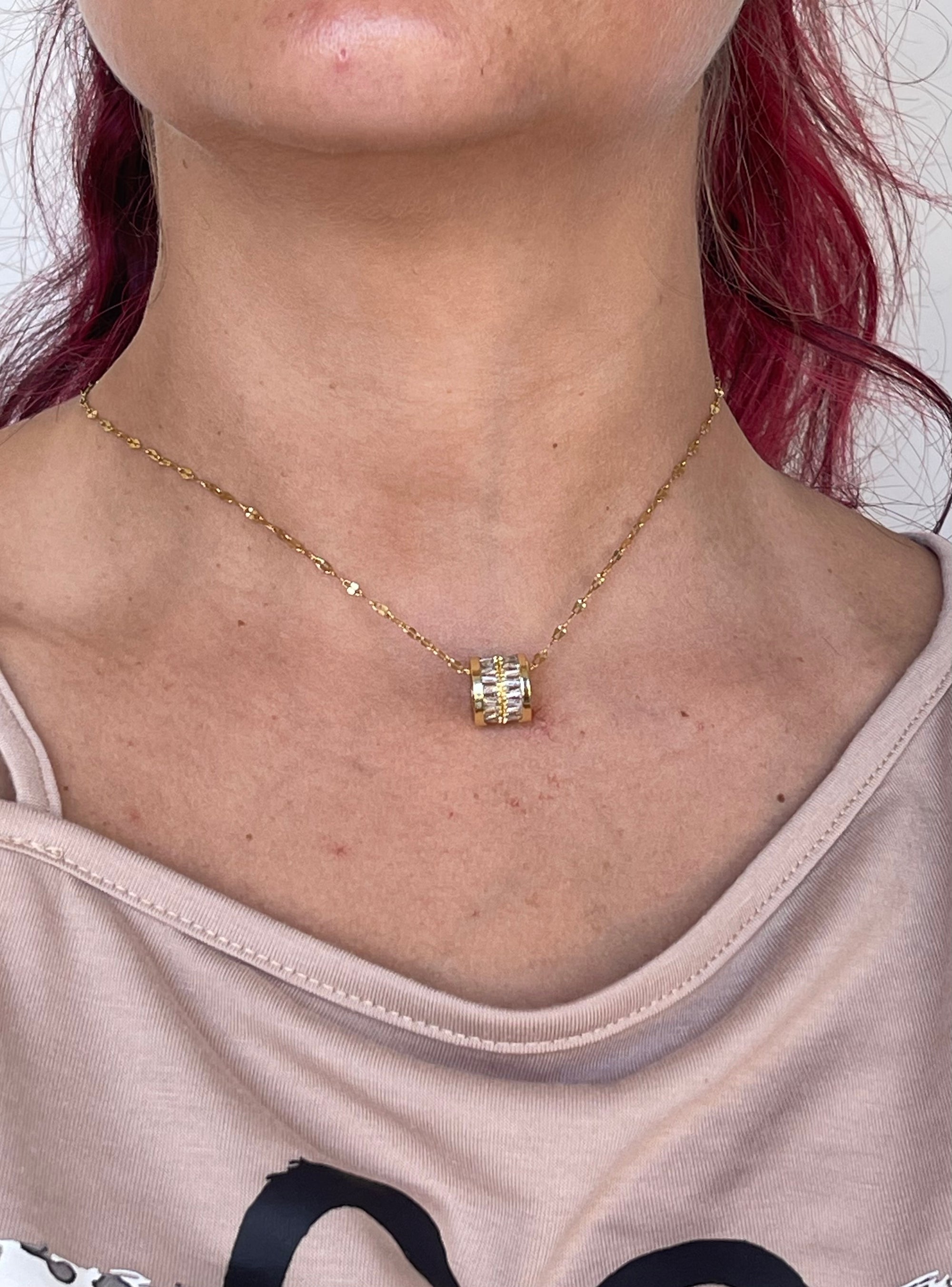 Collana Grace in Acciaio Regolabile con Ciondolo Rotondo – Eleganza Senza Tempo