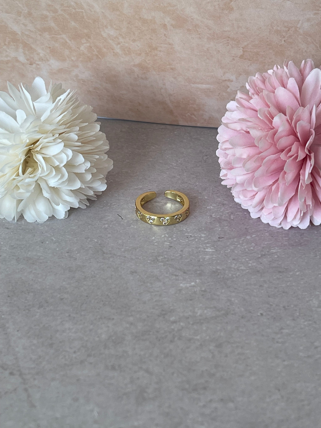 Anello Dorado in Acciaio Inossidabile Oro con Zirconi a Cuore – Regolabile e Resistente