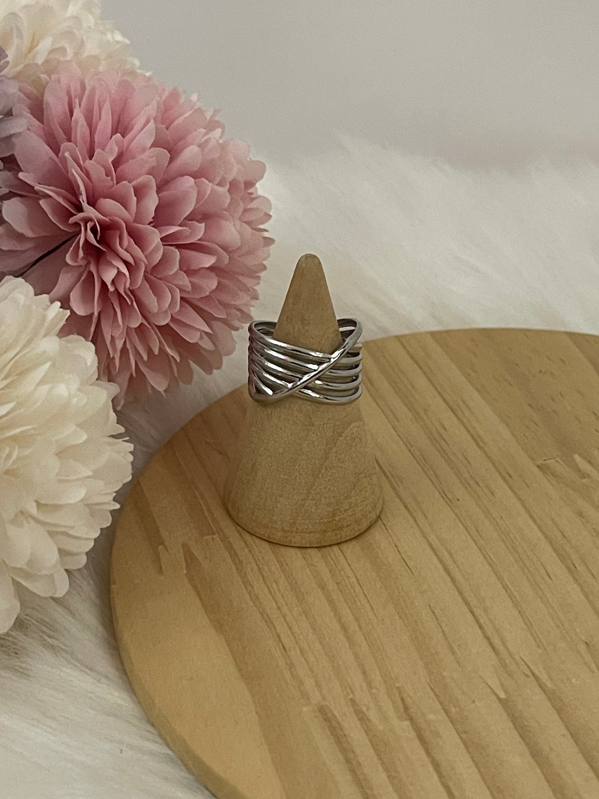 Anello Nexus a Fascia Larga in Acciaio Inossidabile Silver – Design Multi-filo Incrociato Regolabile