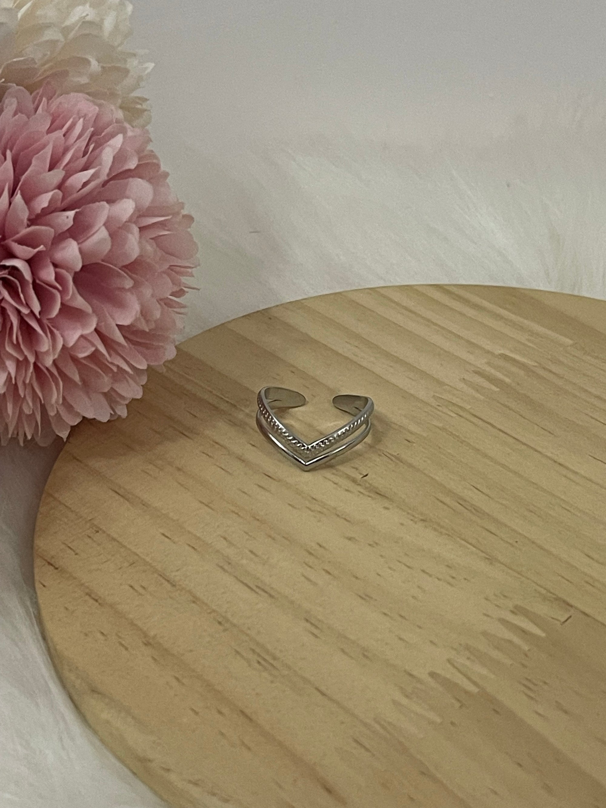 Anello Chevron Doppio in Acciaio Inossidabile Argento – Anello a V Regolabile Minimalista