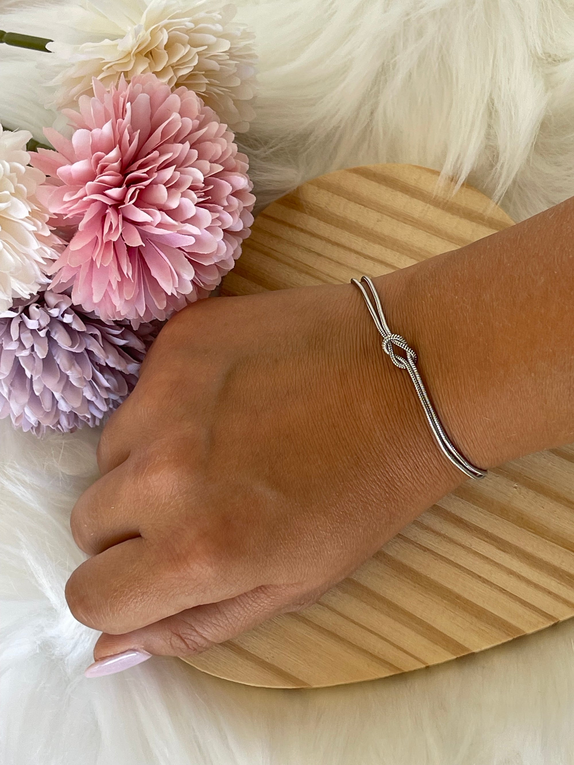 Bracciale Nodo in Acciaio - L'Accessorio che non Passa Inosservato